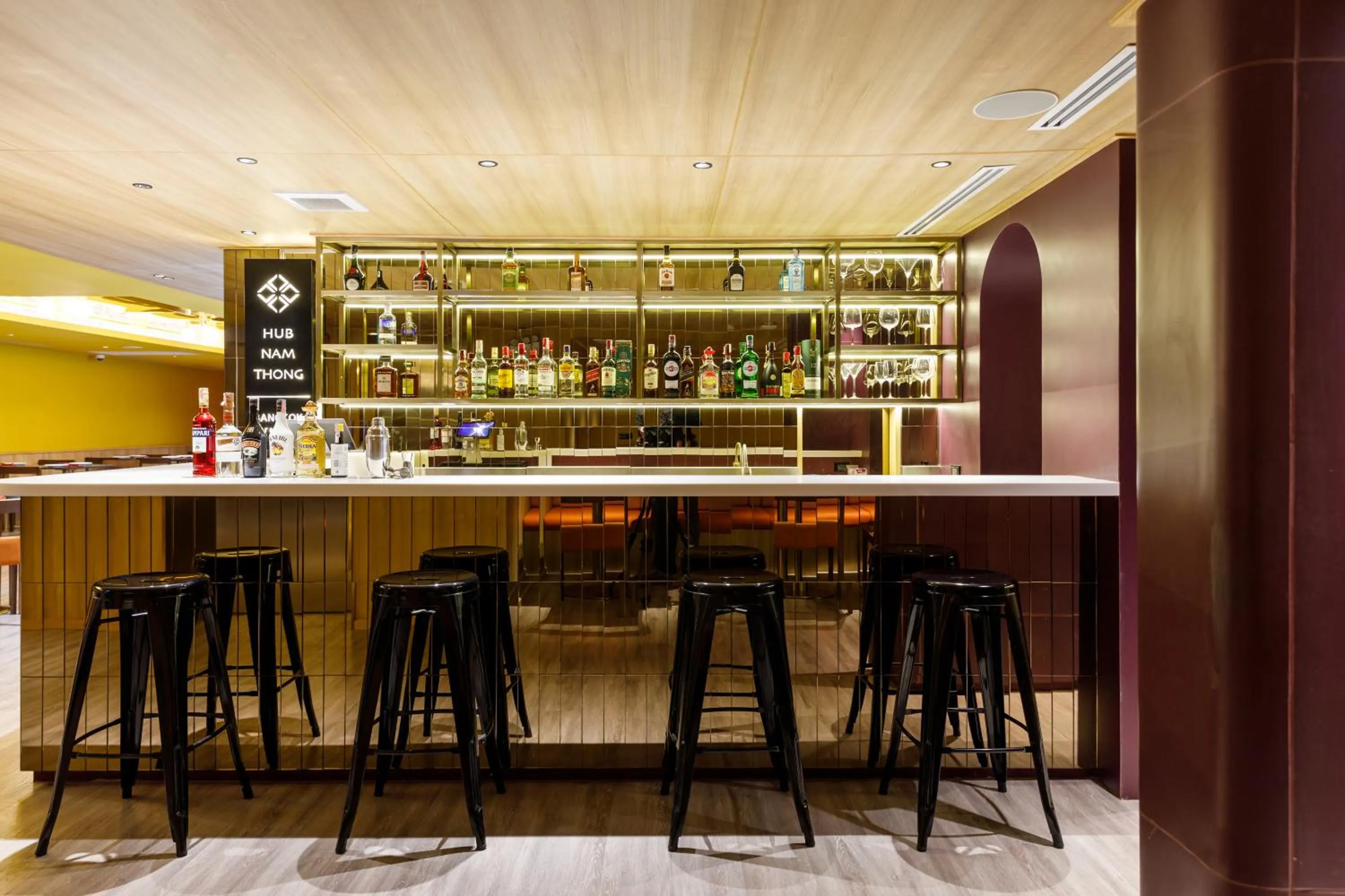 Lounge or bar in Benjarong Hotel Bangkok Ratchada