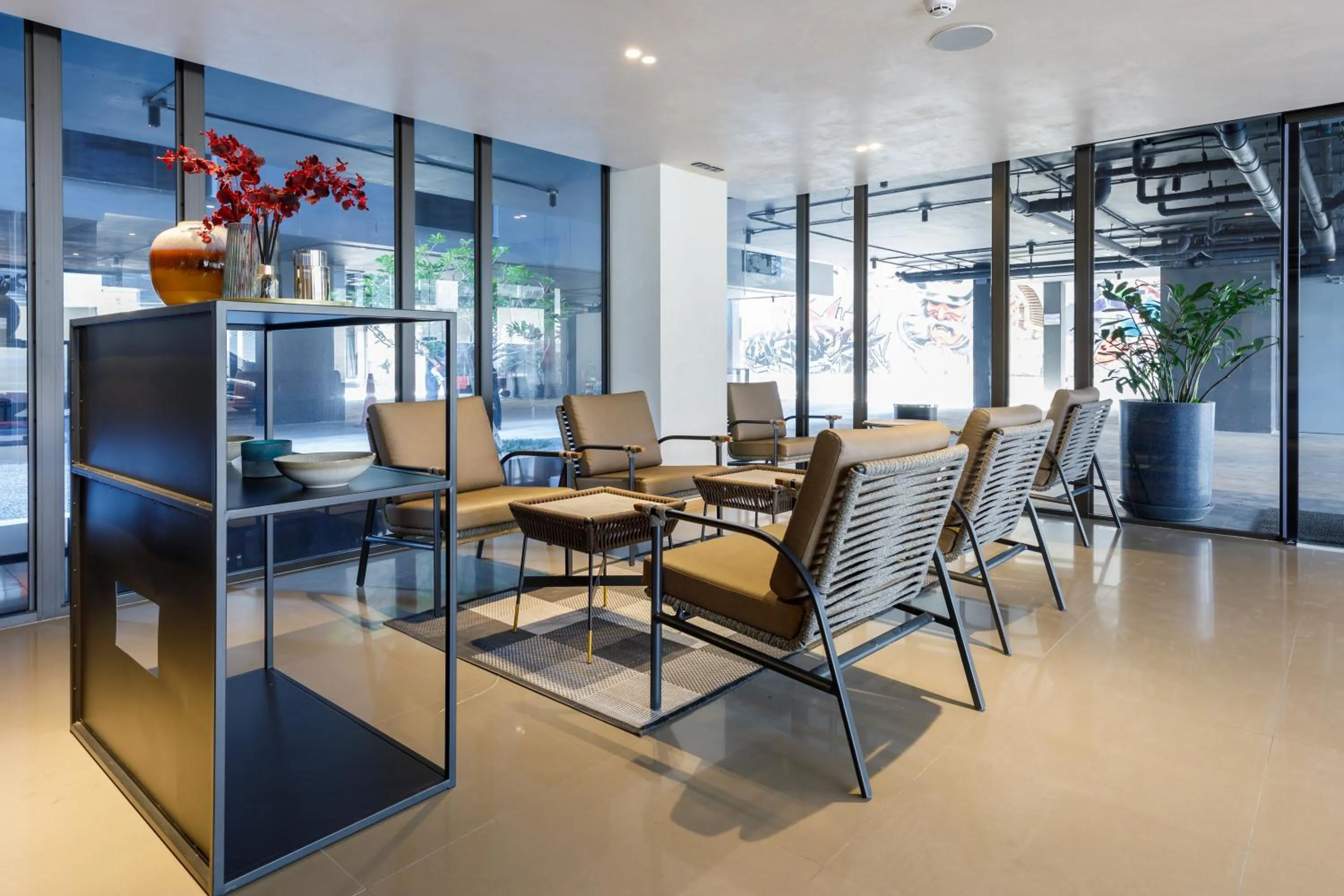 Lobby or reception in Benjarong Hotel Bangkok Ratchada