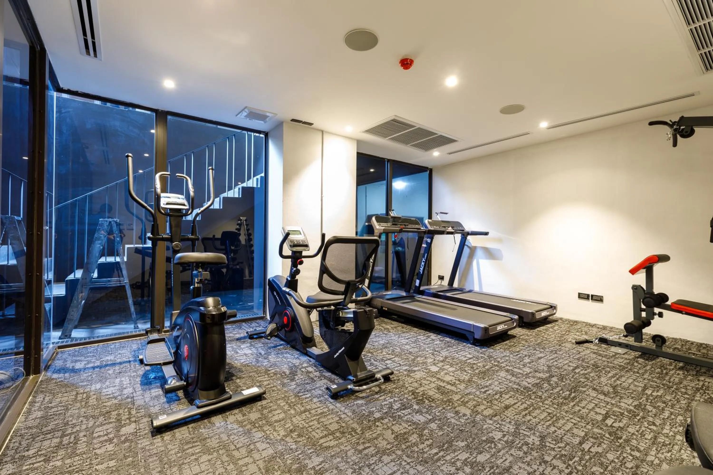 Fitness centre/facilities in Benjarong Hotel Bangkok Ratchada