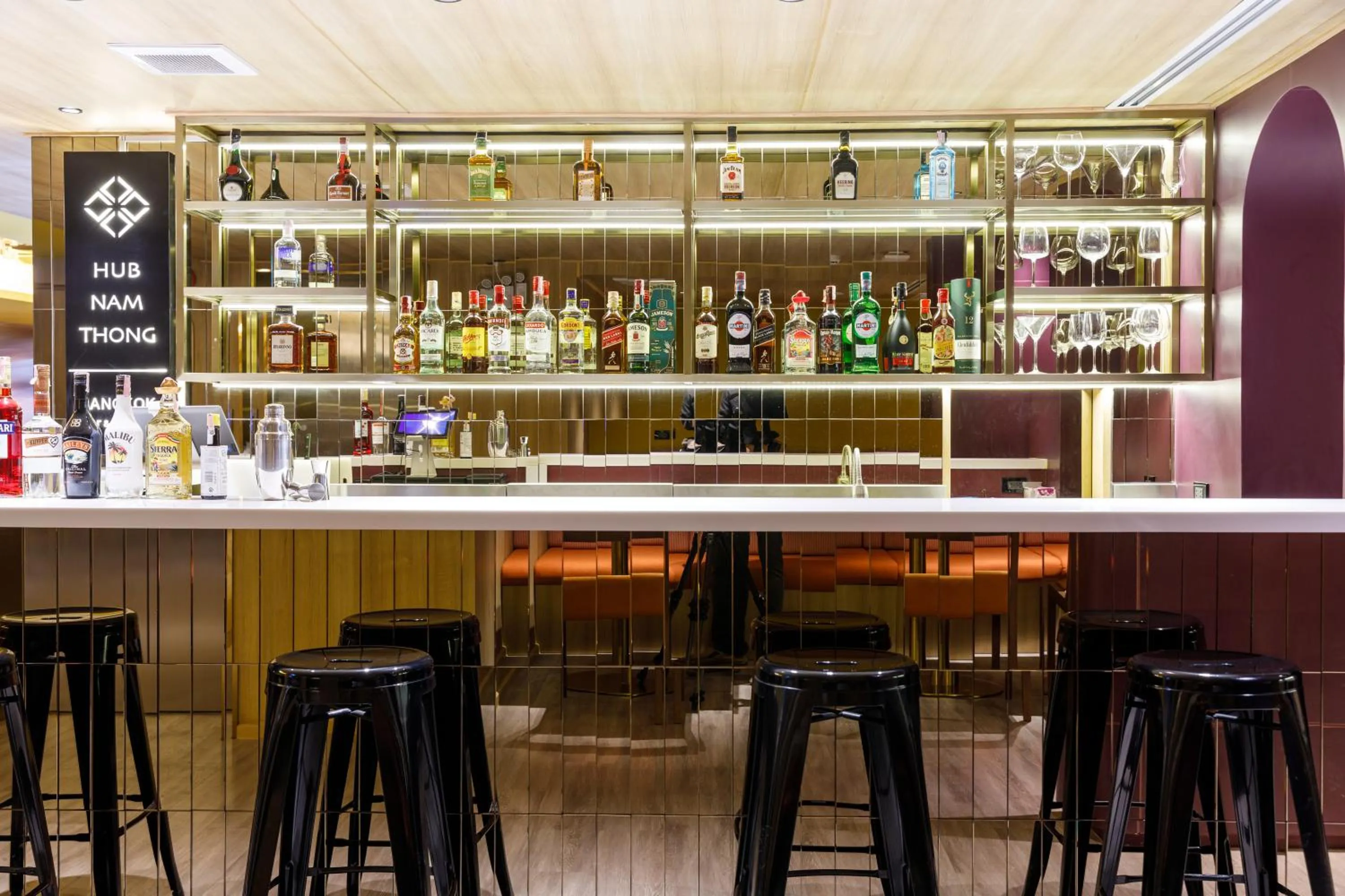 Lounge or bar in Benjarong Hotel Bangkok Ratchada