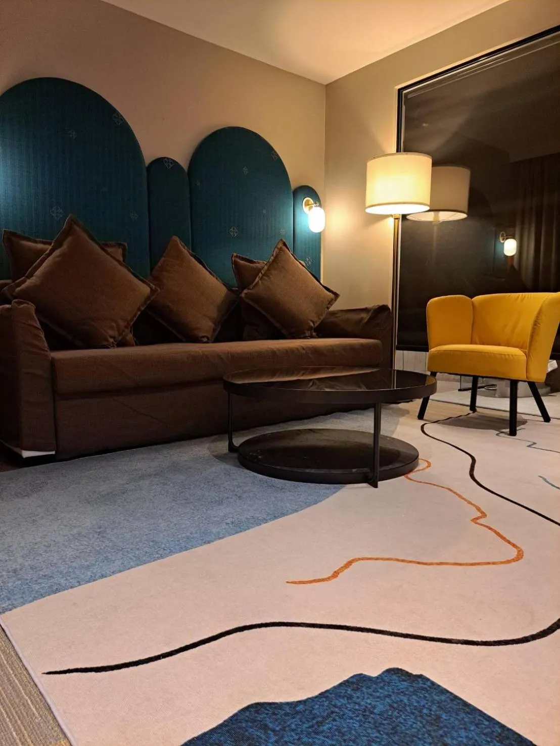 Living room in Benjarong Hotel Bangkok Ratchada