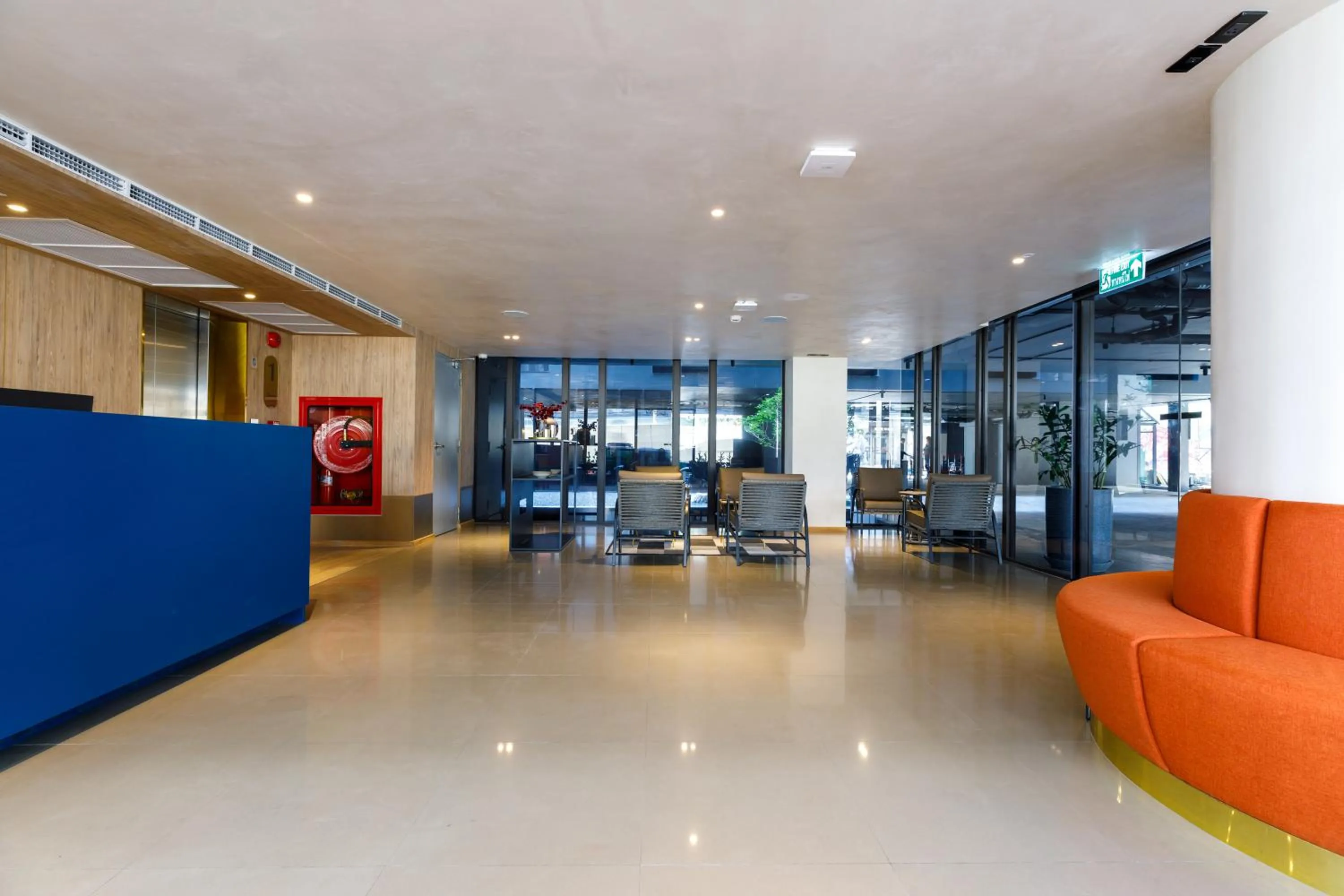 Lobby or reception in Benjarong Hotel Bangkok Ratchada