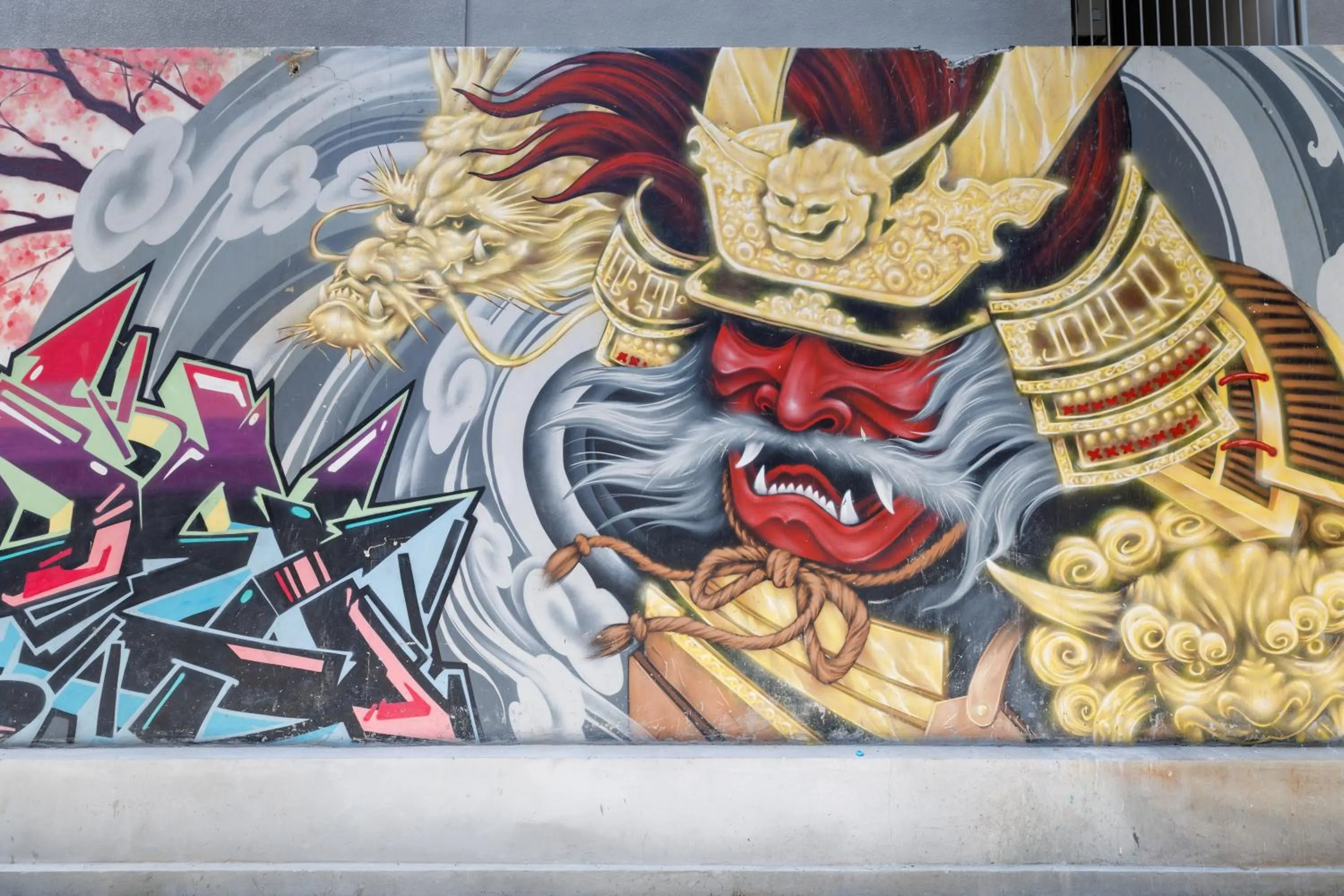 Parking in Benjarong Hotel Bangkok Ratchada