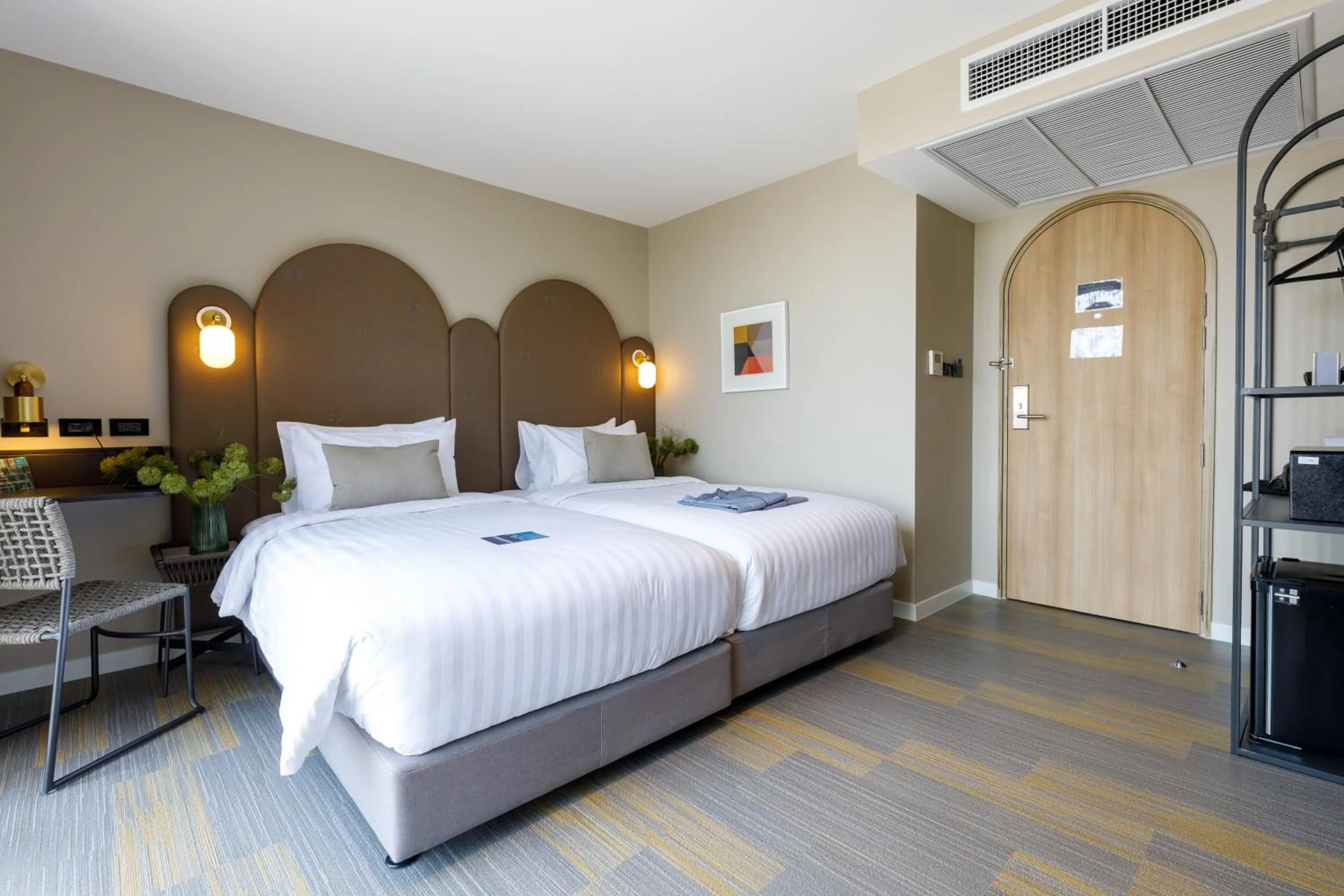 Bed in Benjarong Hotel Bangkok Ratchada