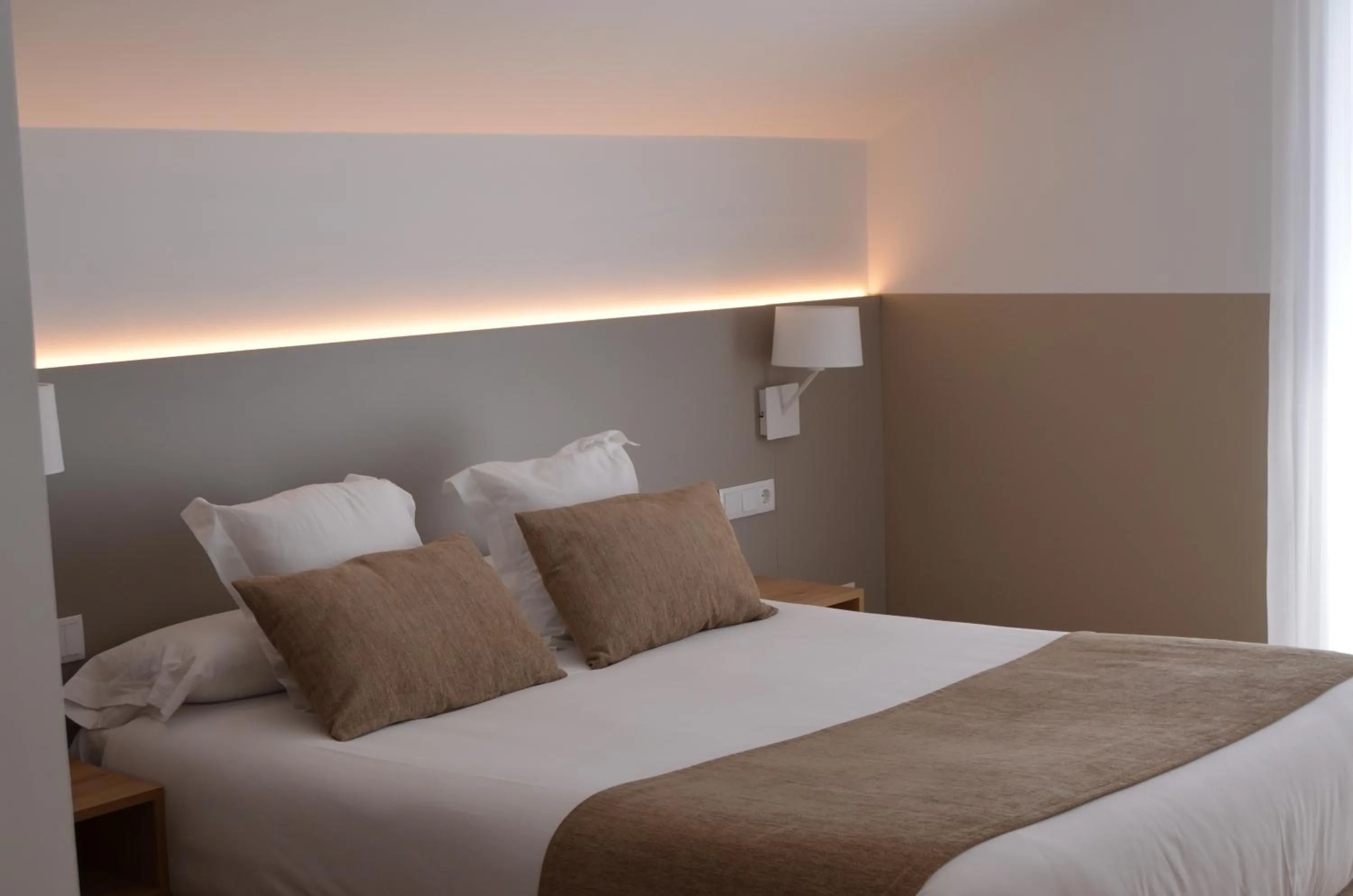 Bed in Hotel Airiños 3*