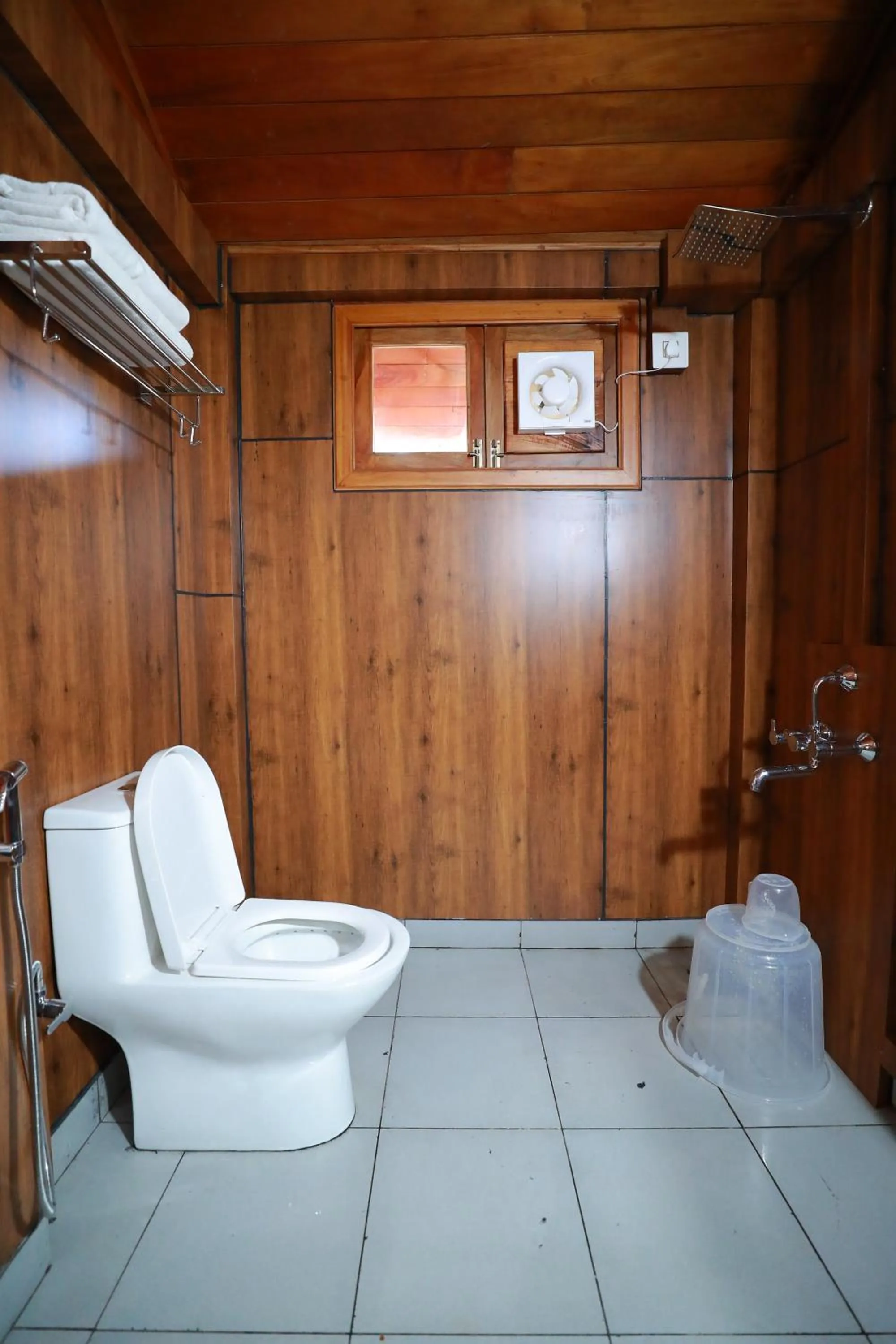 Toilet in Coorg Coffee Bean Resort Madikeri