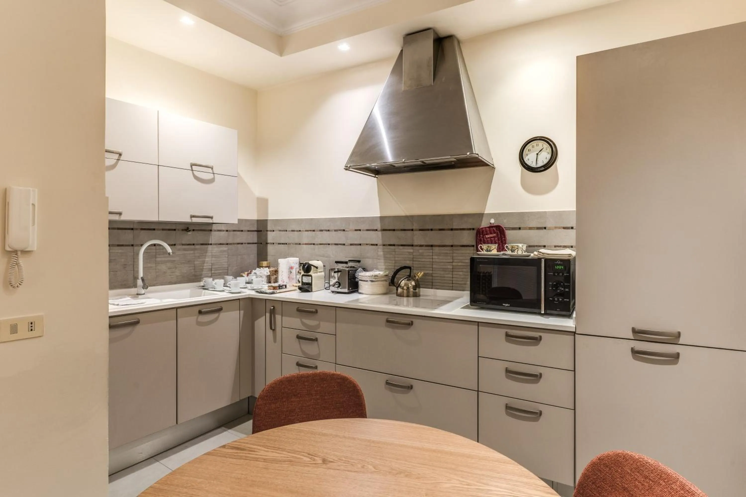 Kitchen or kitchenette in Via Napoli Apartments