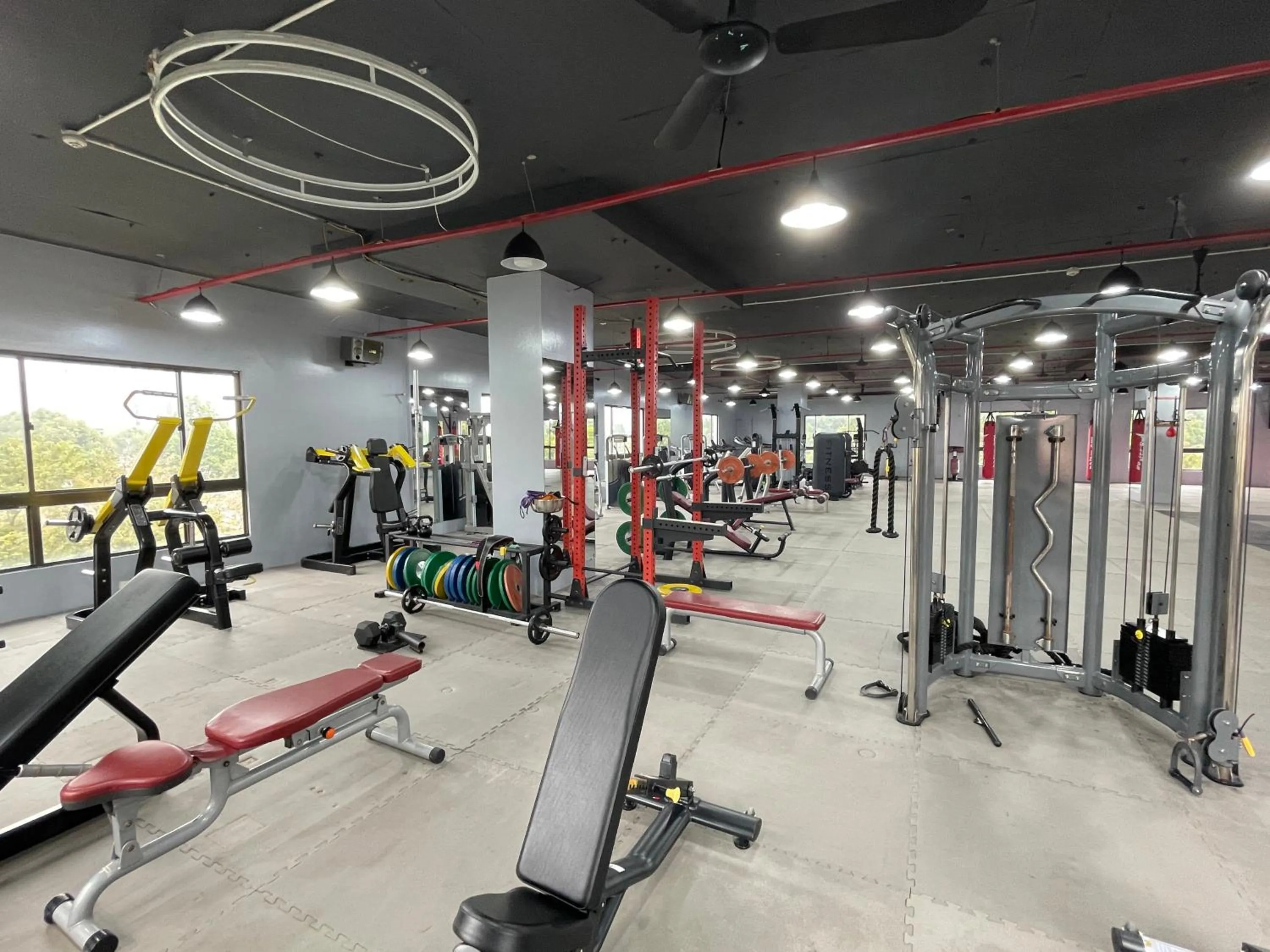 Fitness centre/facilities in Viet Long Complex Residence