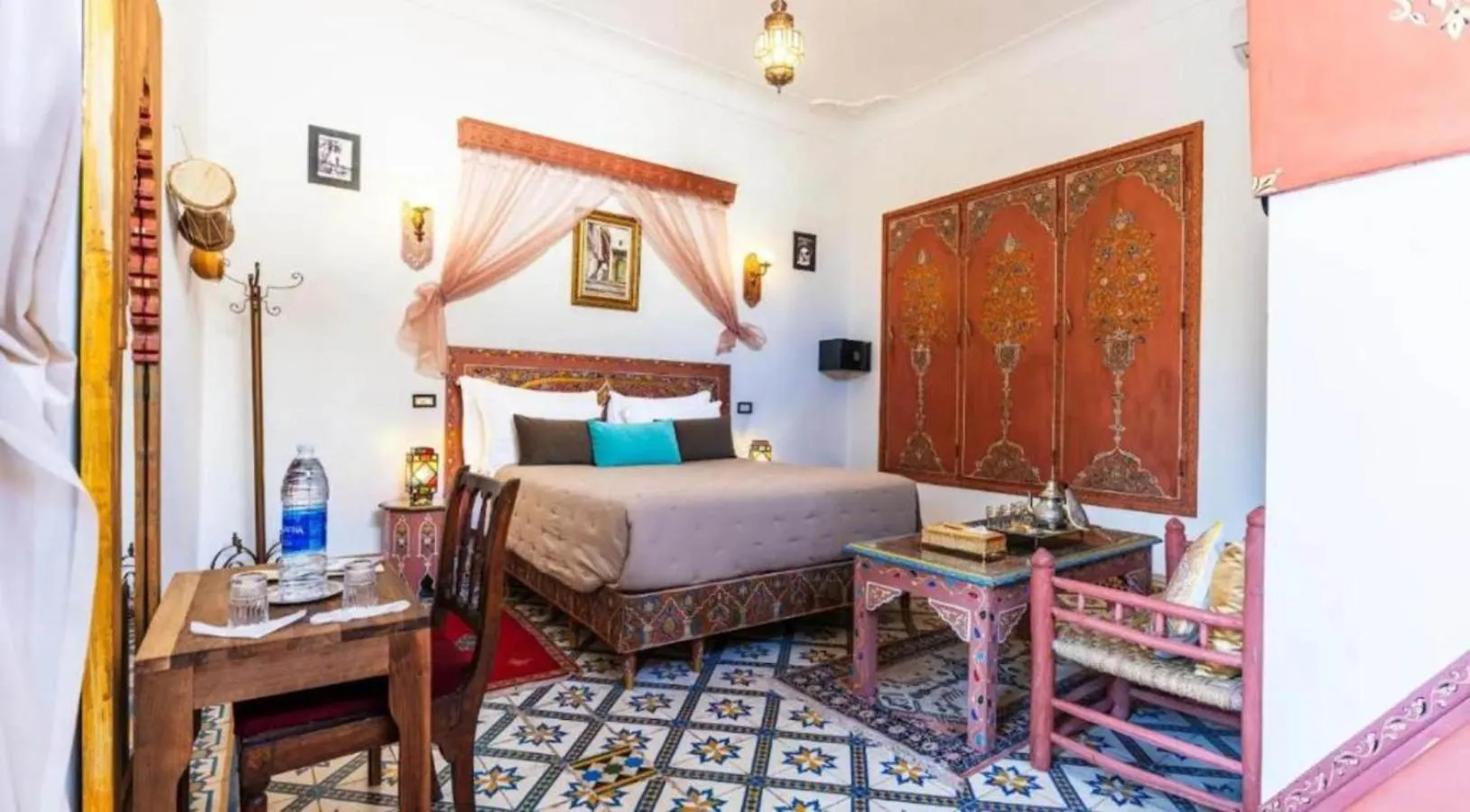 Bed in Riad 4 Jardins & Spa