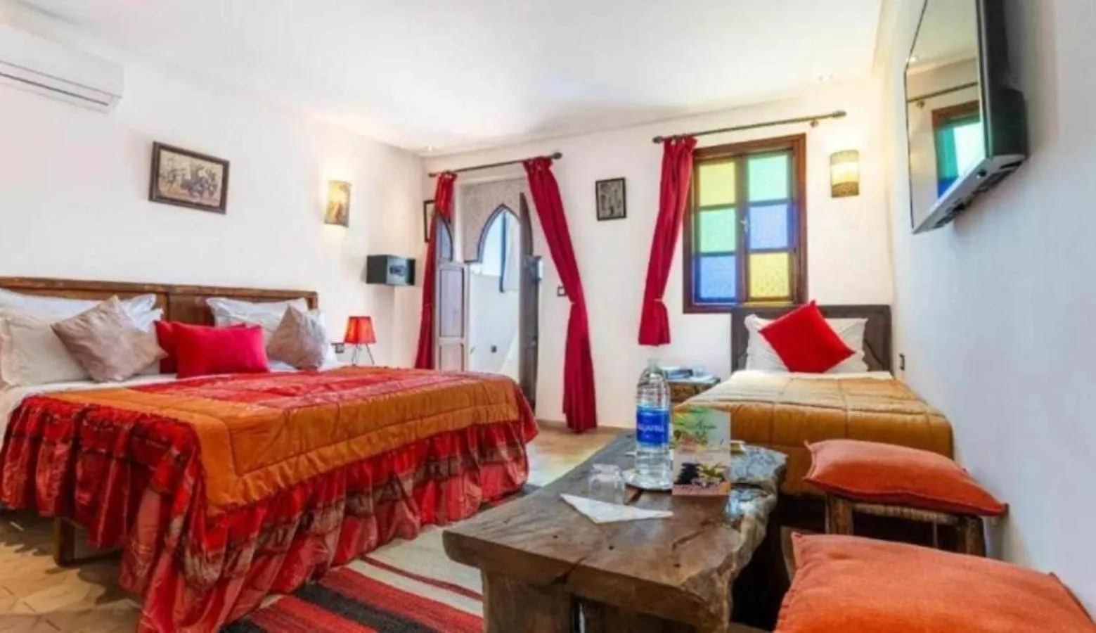 Bed in Riad 4 Jardins & Spa