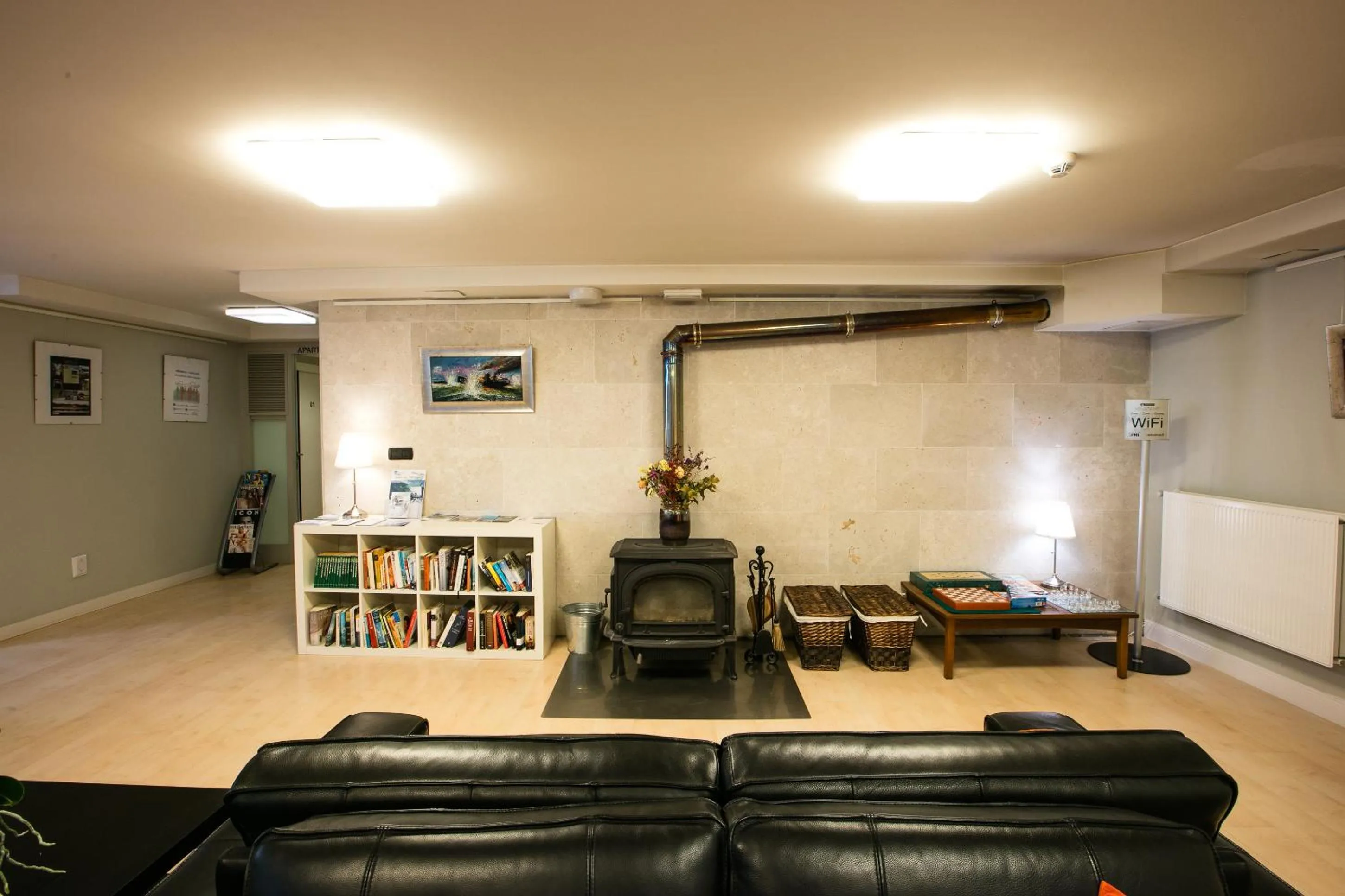 Communal lounge/ TV room in Apartamentos Mundaka