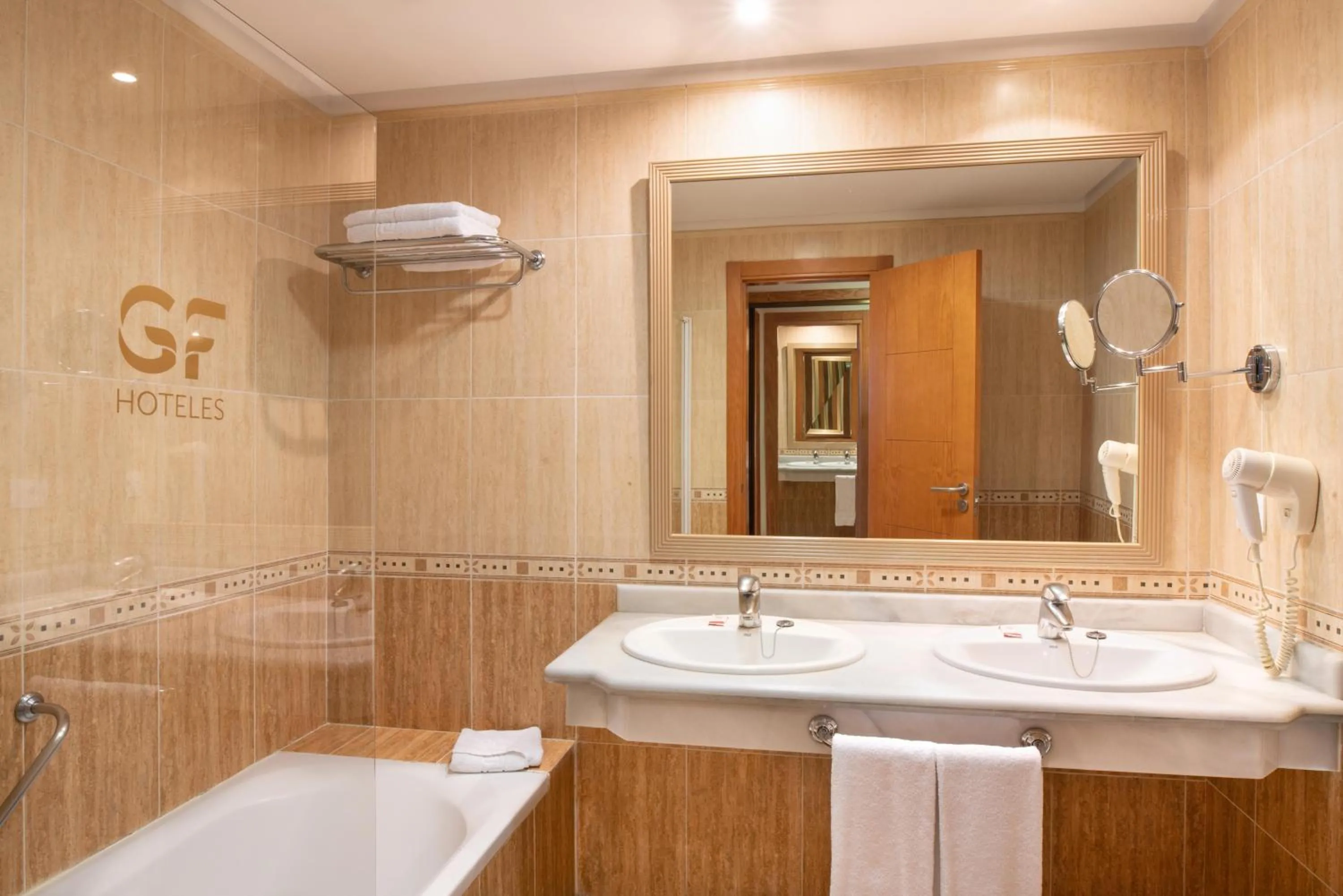 Bathroom in GF Fañabe