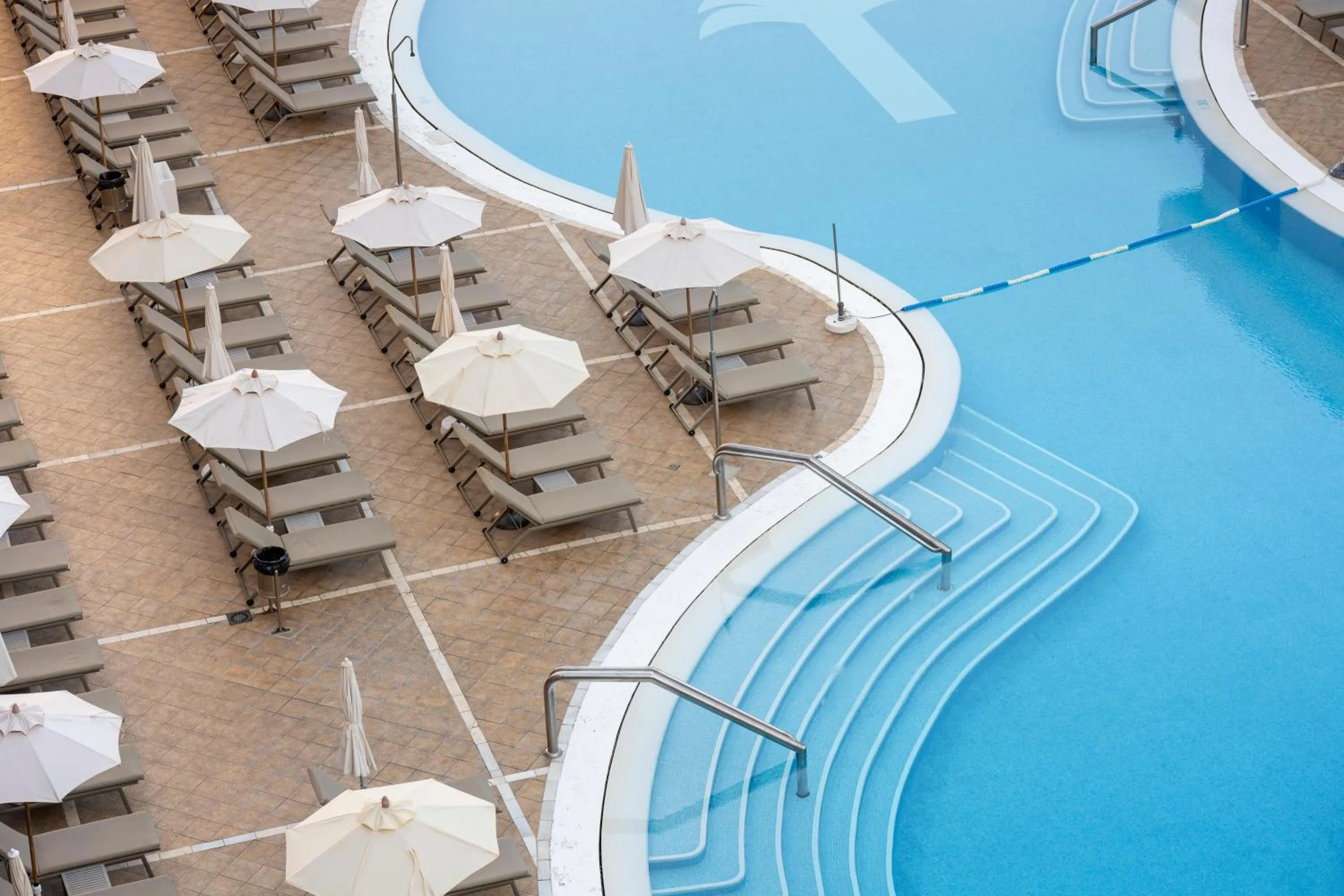 Swimming pool in GF Fañabe