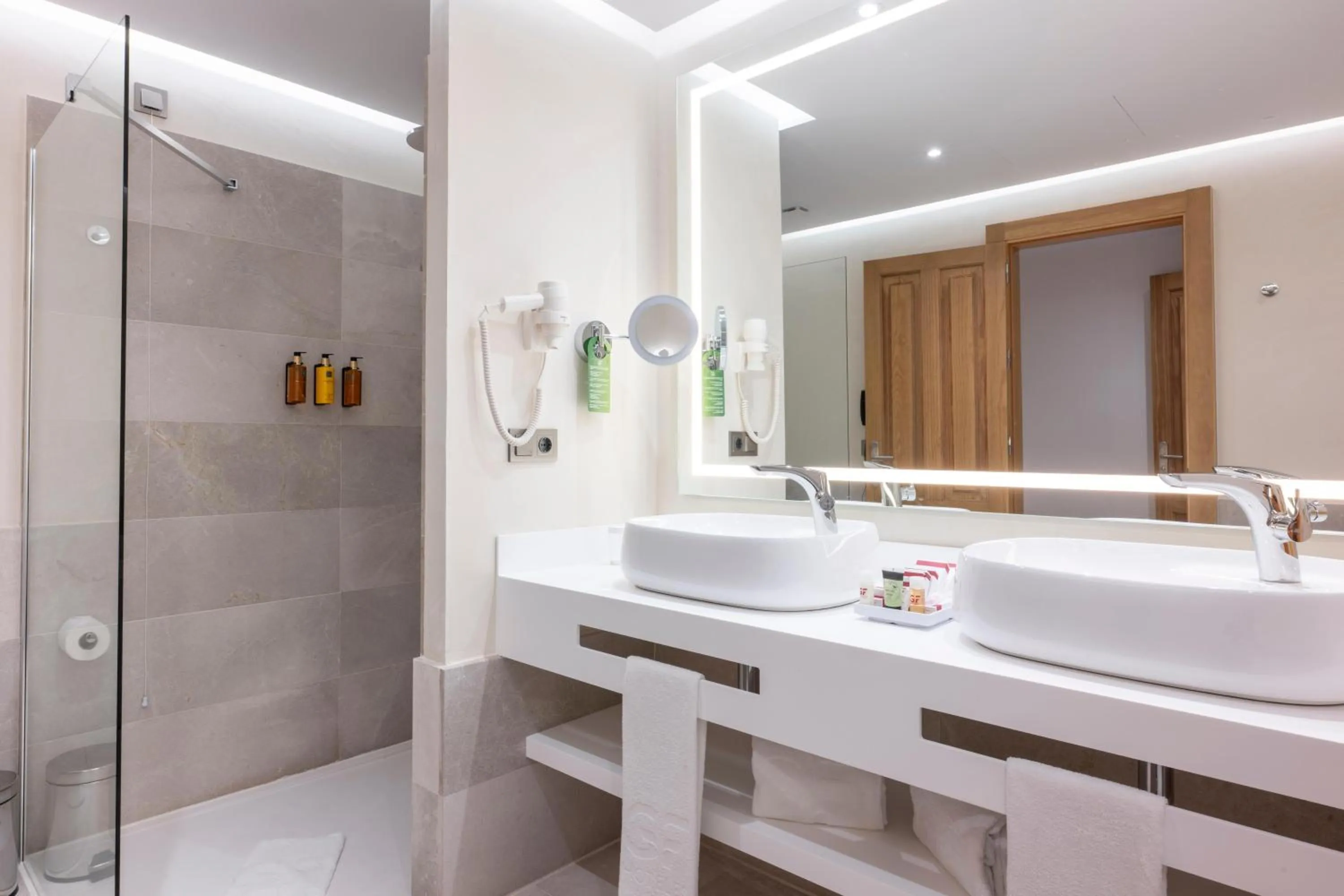 Bathroom in GF GRAN COSTA ADEJE*****