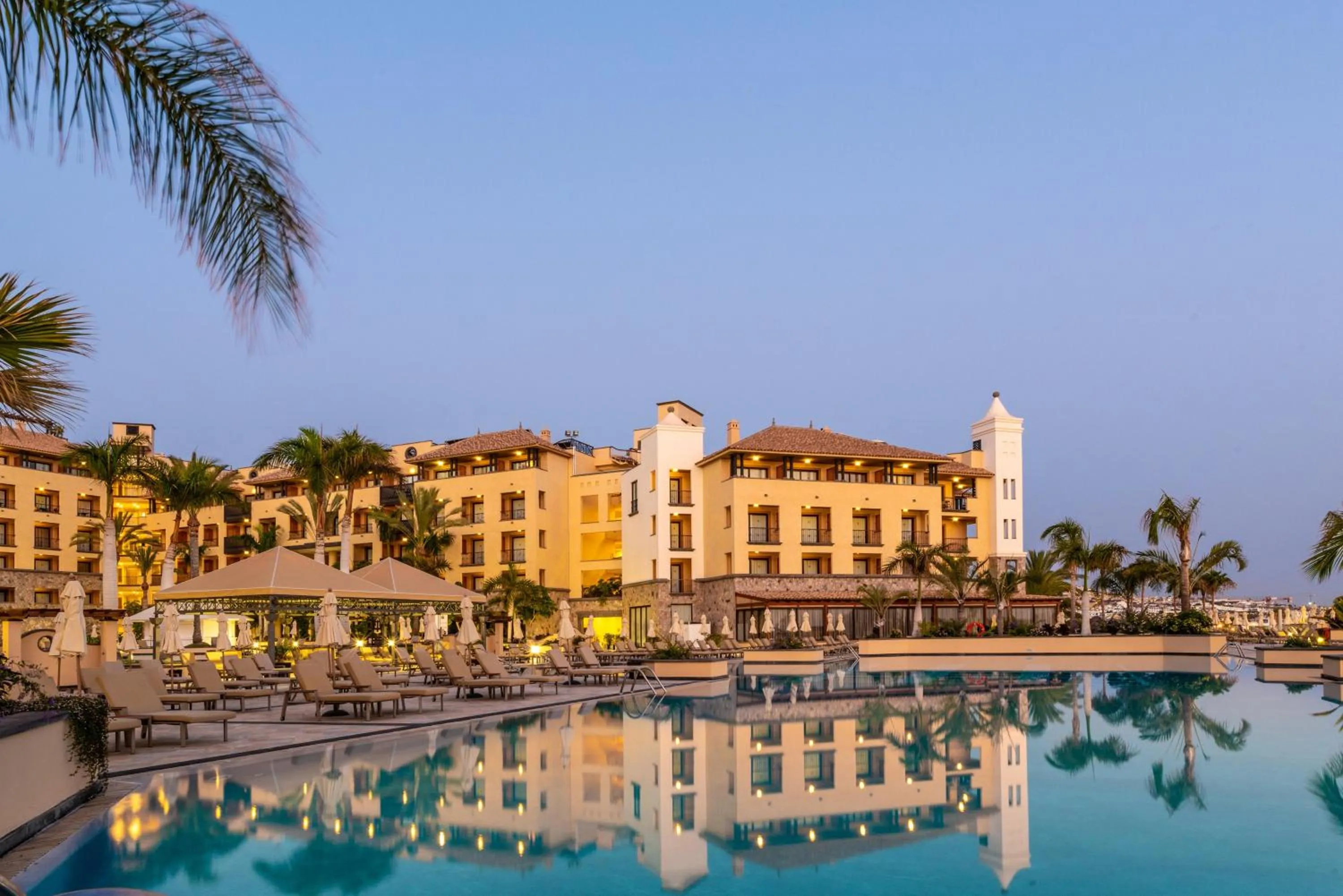 Swimming pool in GF GRAN COSTA ADEJE*****