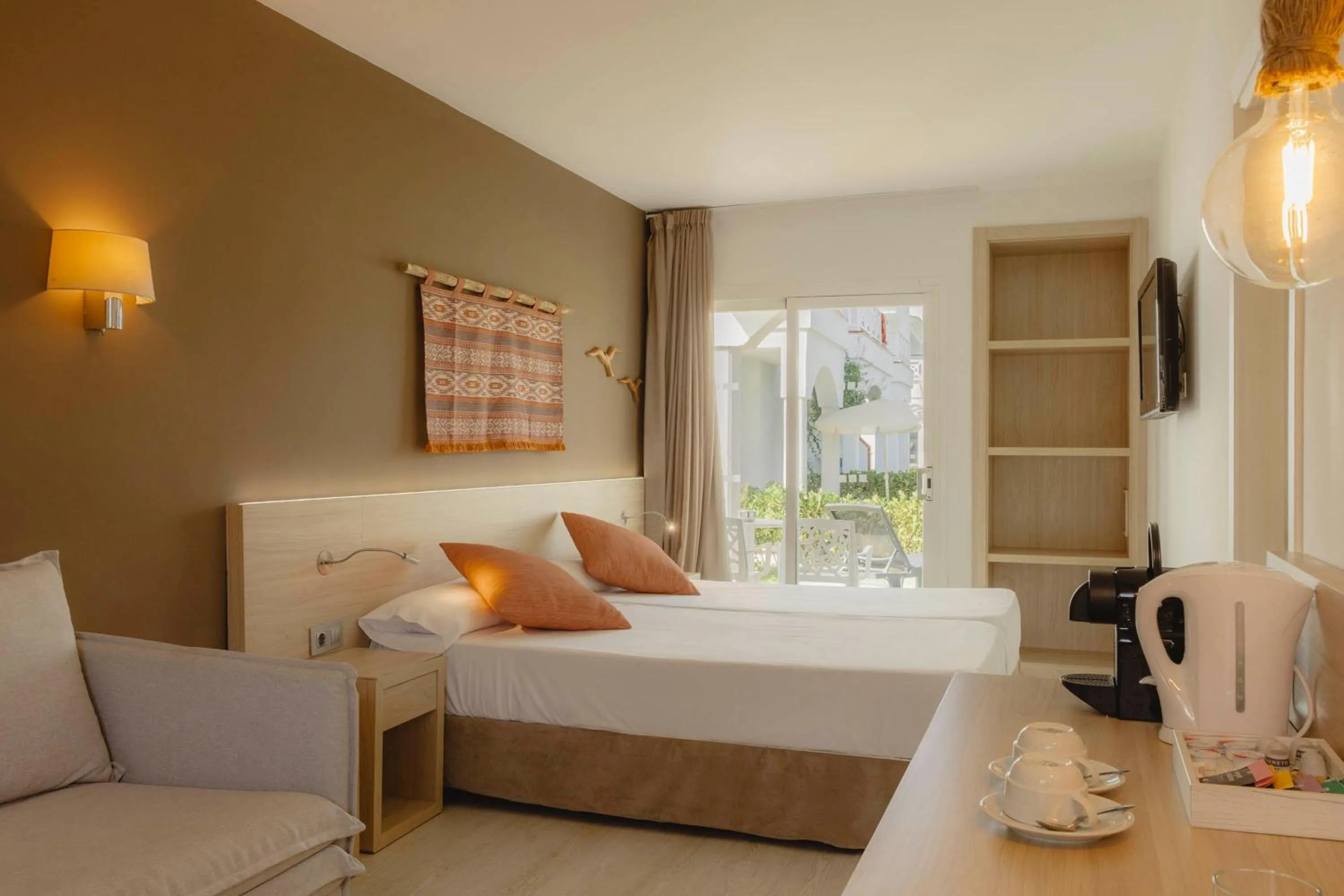 Photo of the whole room, Bed in Garden Saladina - Adults Only