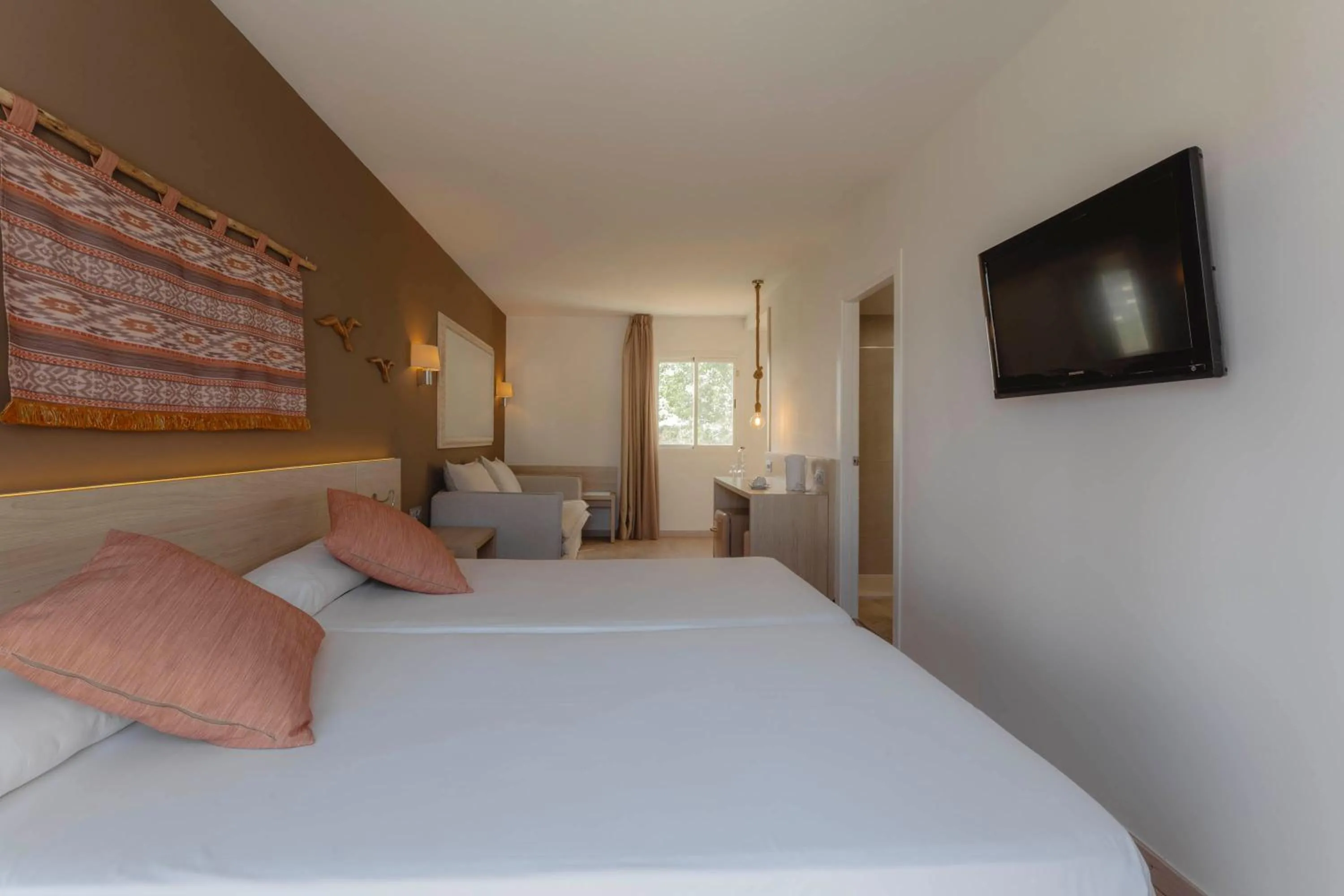 Photo of the whole room, Bed in Garden Saladina - Adults Only