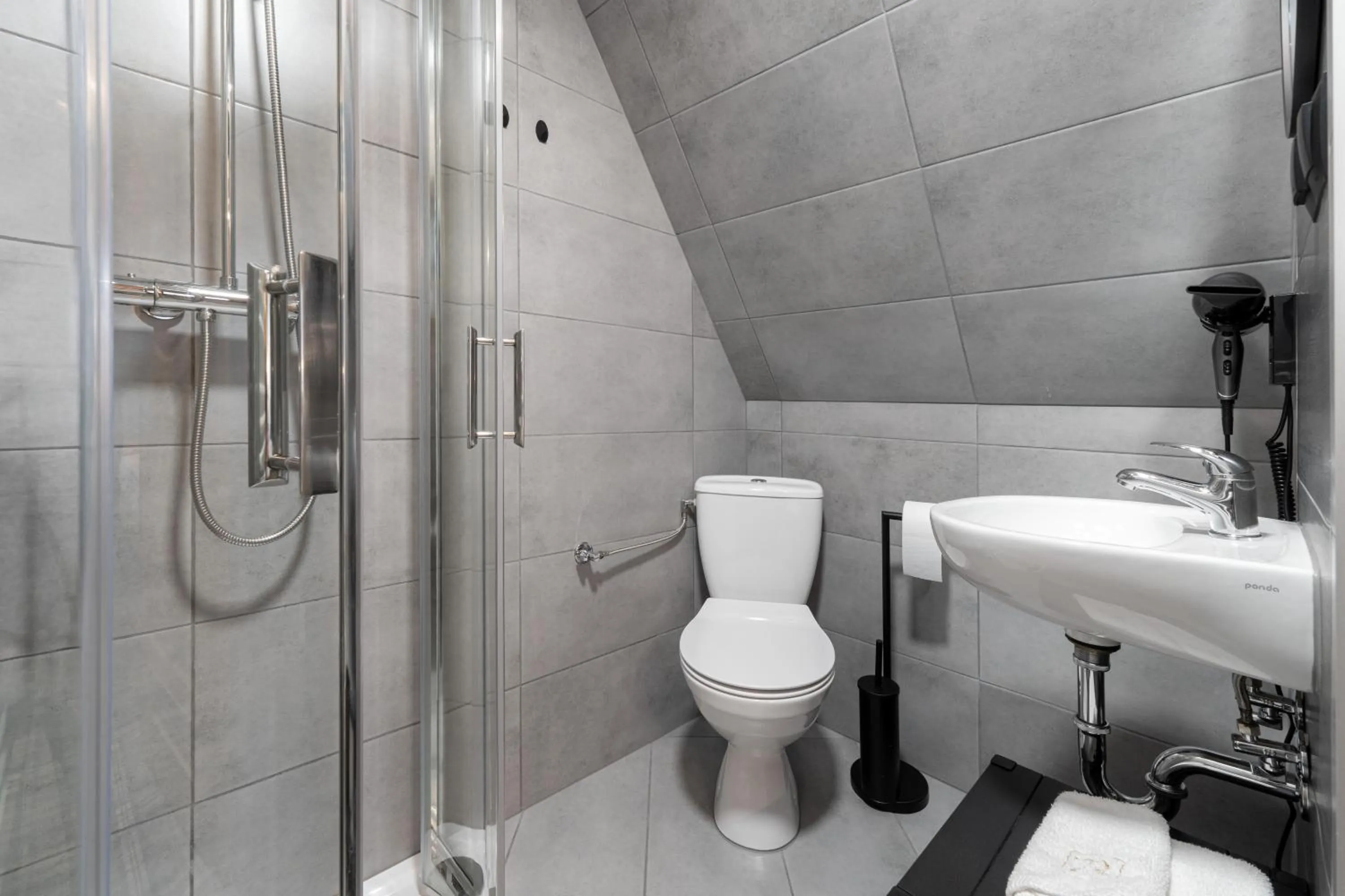 Shower in Zapotoczny Residence