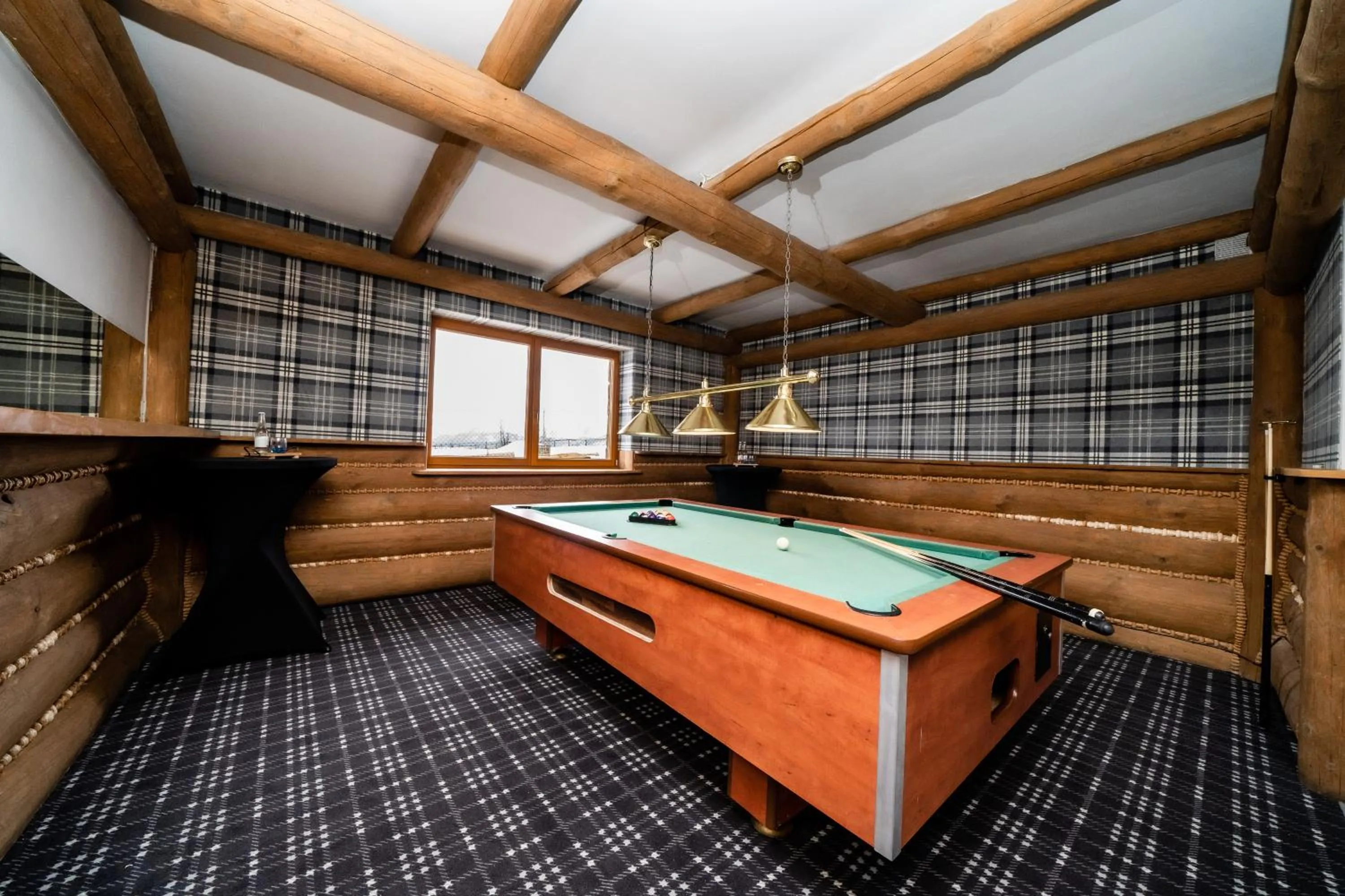 Billiard in Zapotoczny Residence