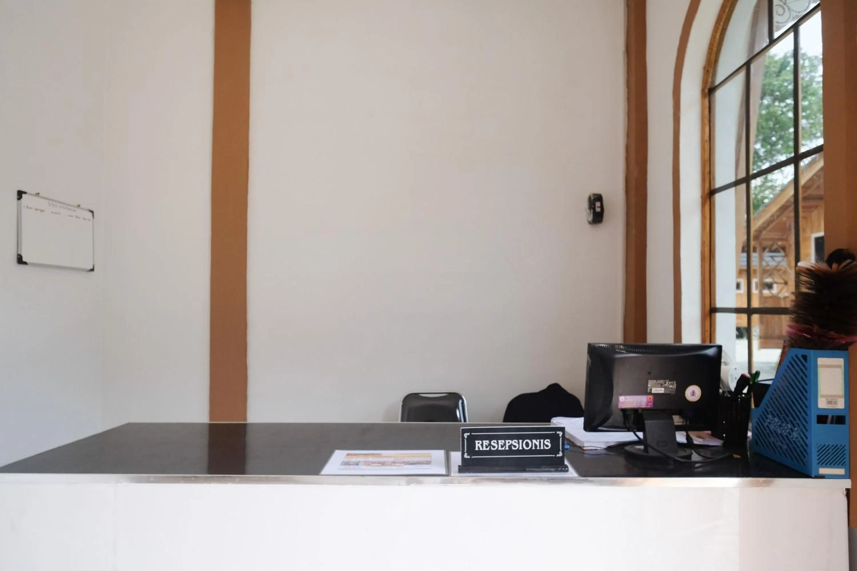 Lobby or reception in Urbanview Villa Kolopaking Kebumen by RedDoorz