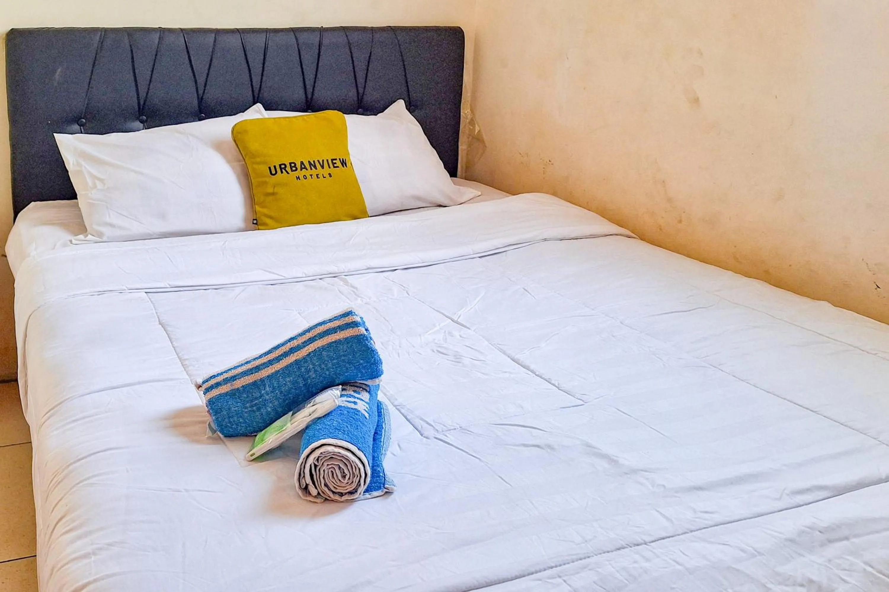 Bedroom, Bed in Urbanview Villa Kolopaking Kebumen by RedDoorz