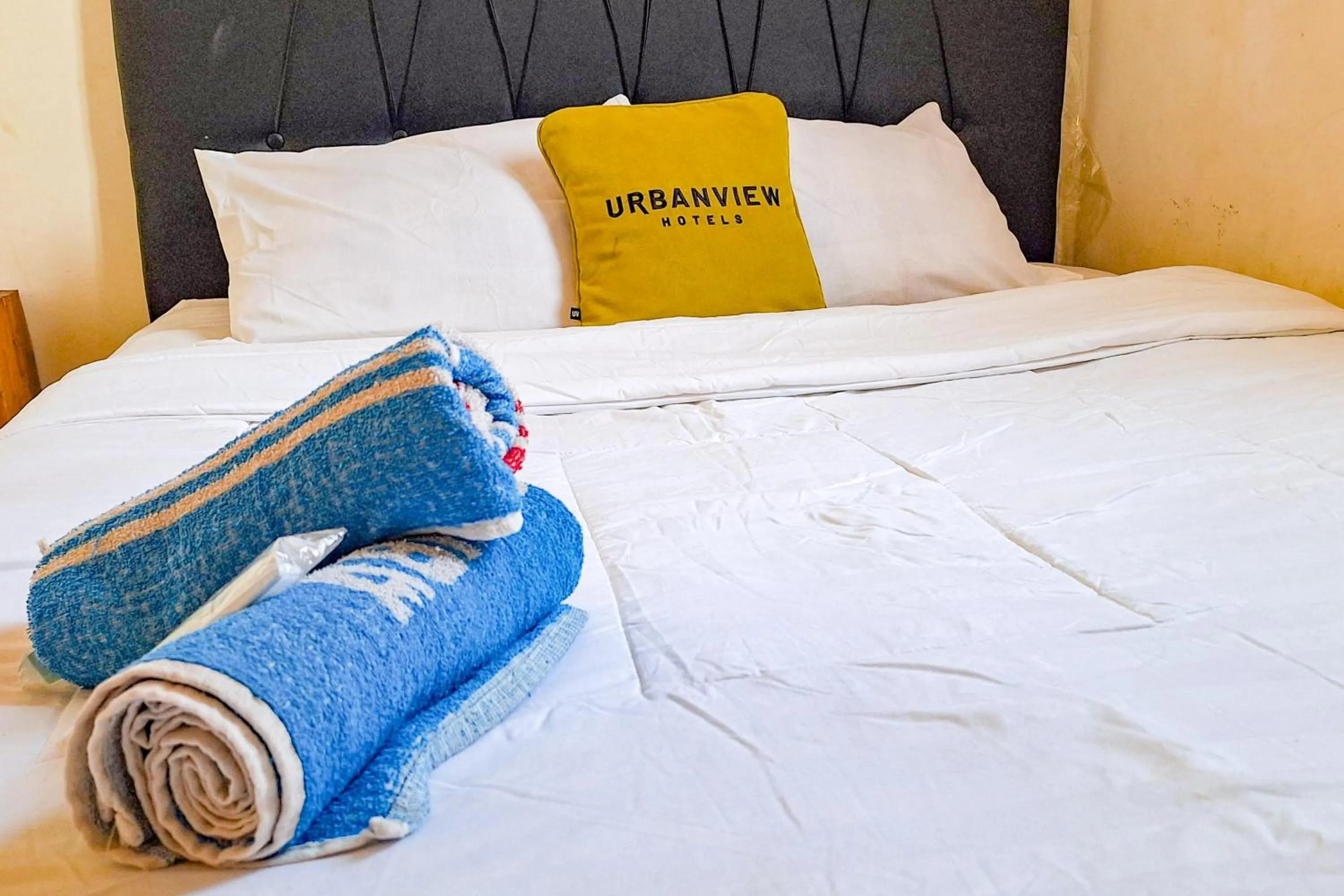 Bedroom, Bed in Urbanview Villa Kolopaking Kebumen by RedDoorz