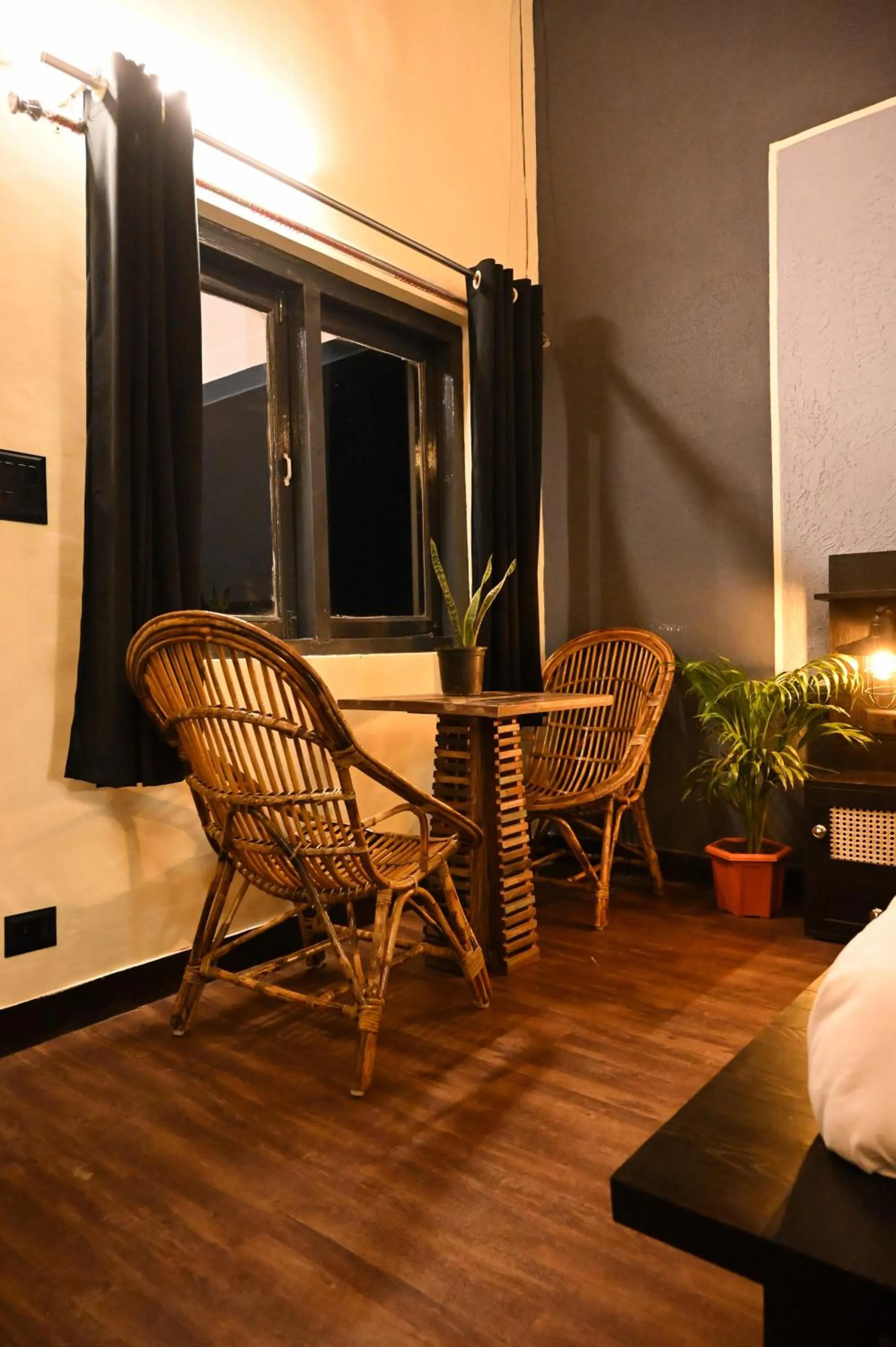 Seating area in THE FOX RETREAT