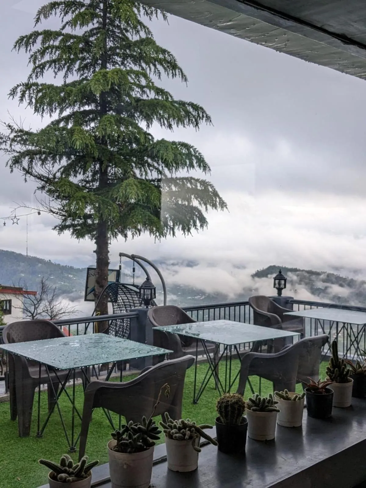 Communal lounge/ TV room in THE FOX RETREAT