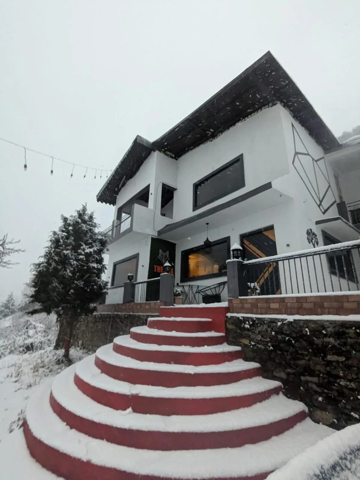 Property building in THE FOX RETREAT