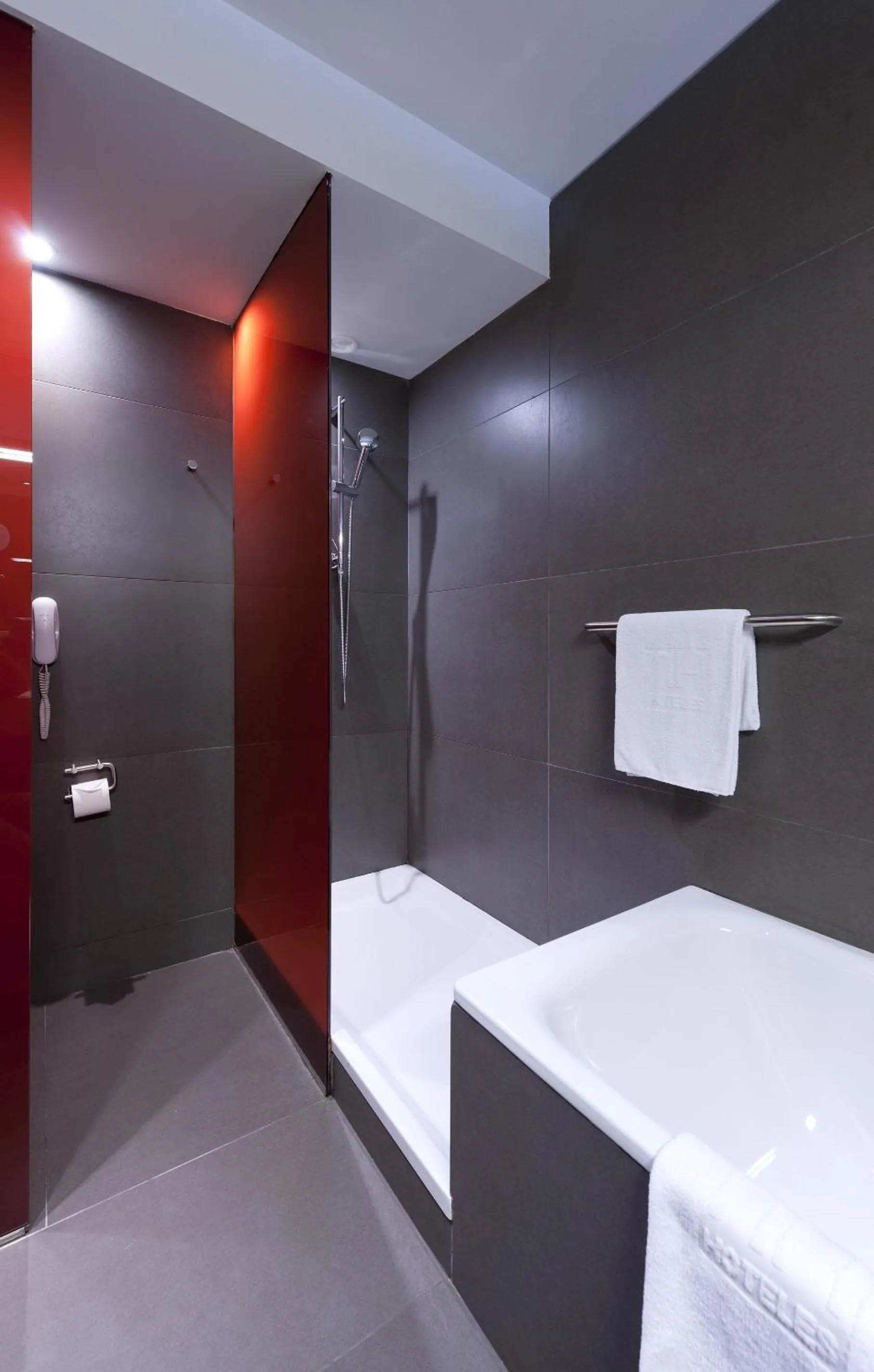 Bathroom, Bed in NH Collection Barcelona Constanza