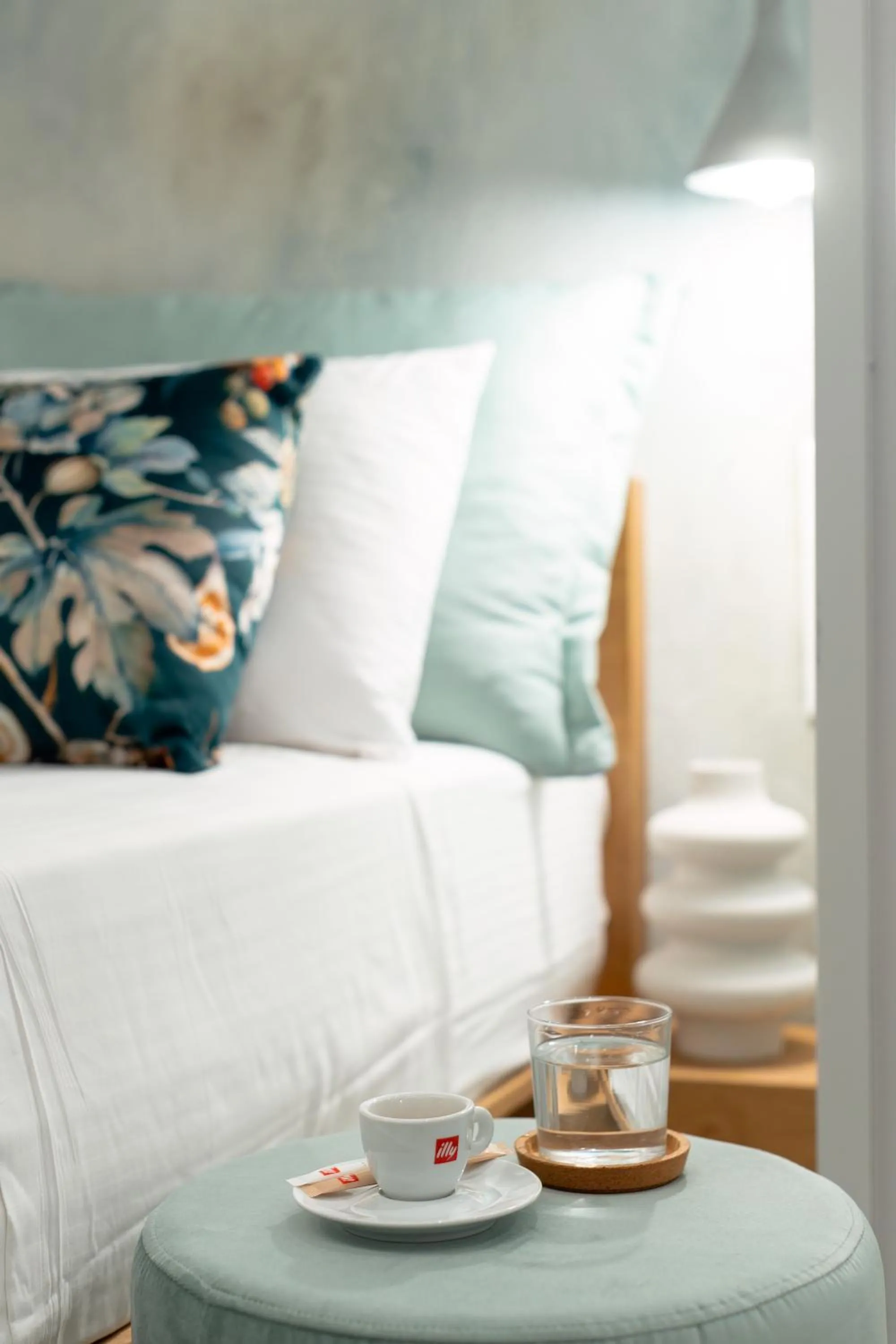 Seating area, Bed in Ciel Suites Athens