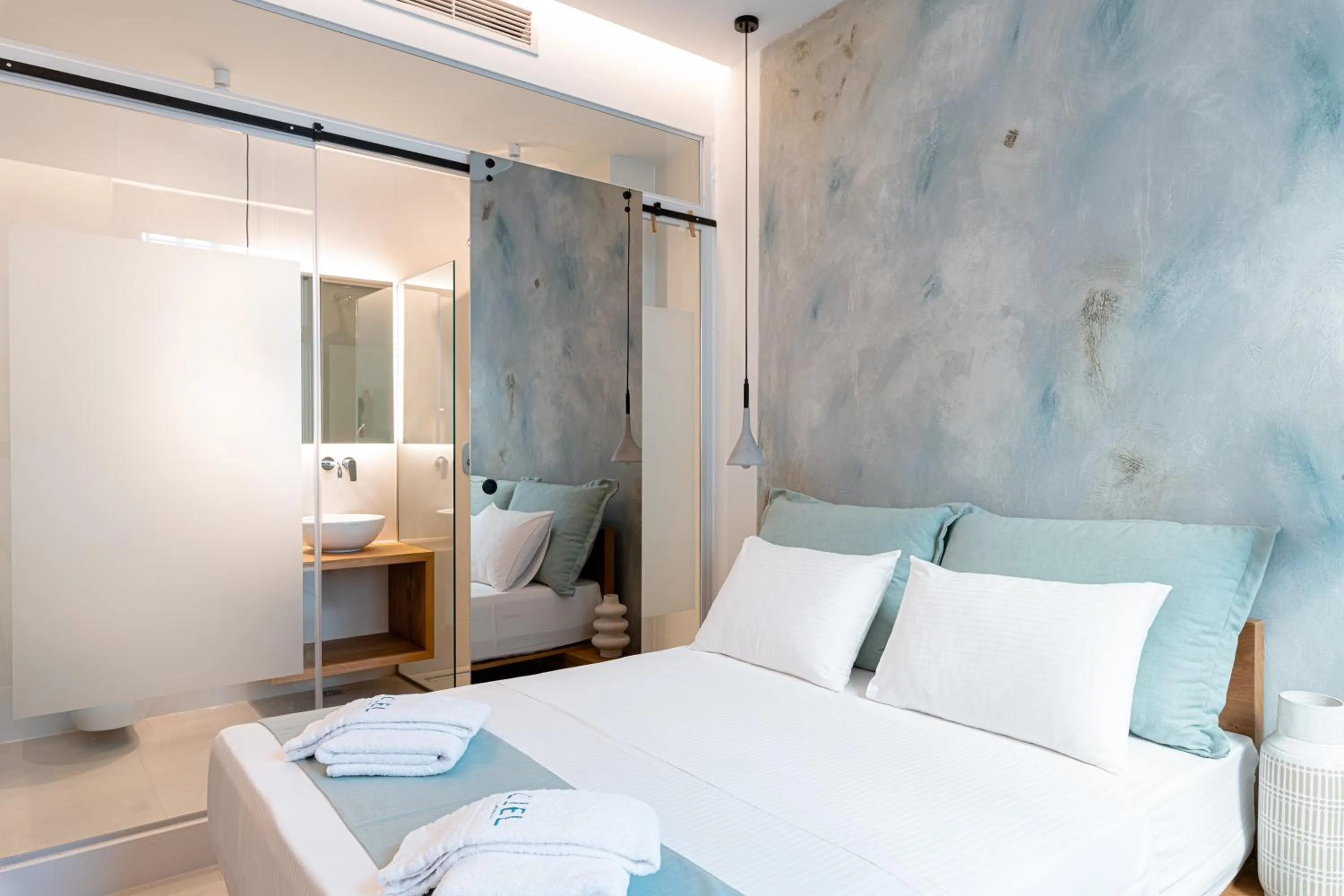 Bed in Ciel Suites Athens