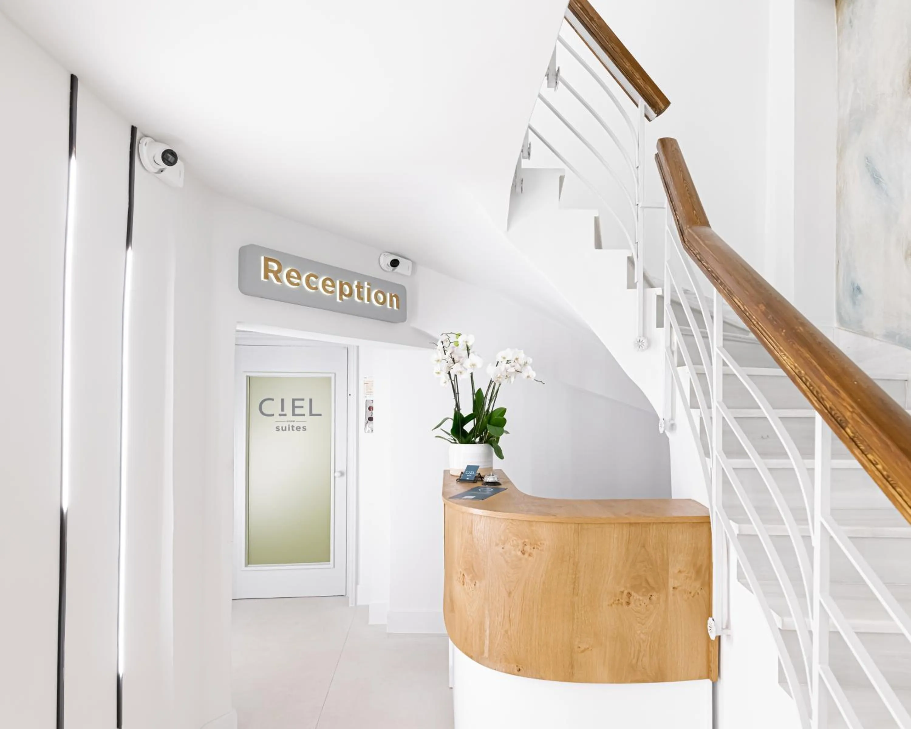 Lobby or reception in Ciel Suites Athens