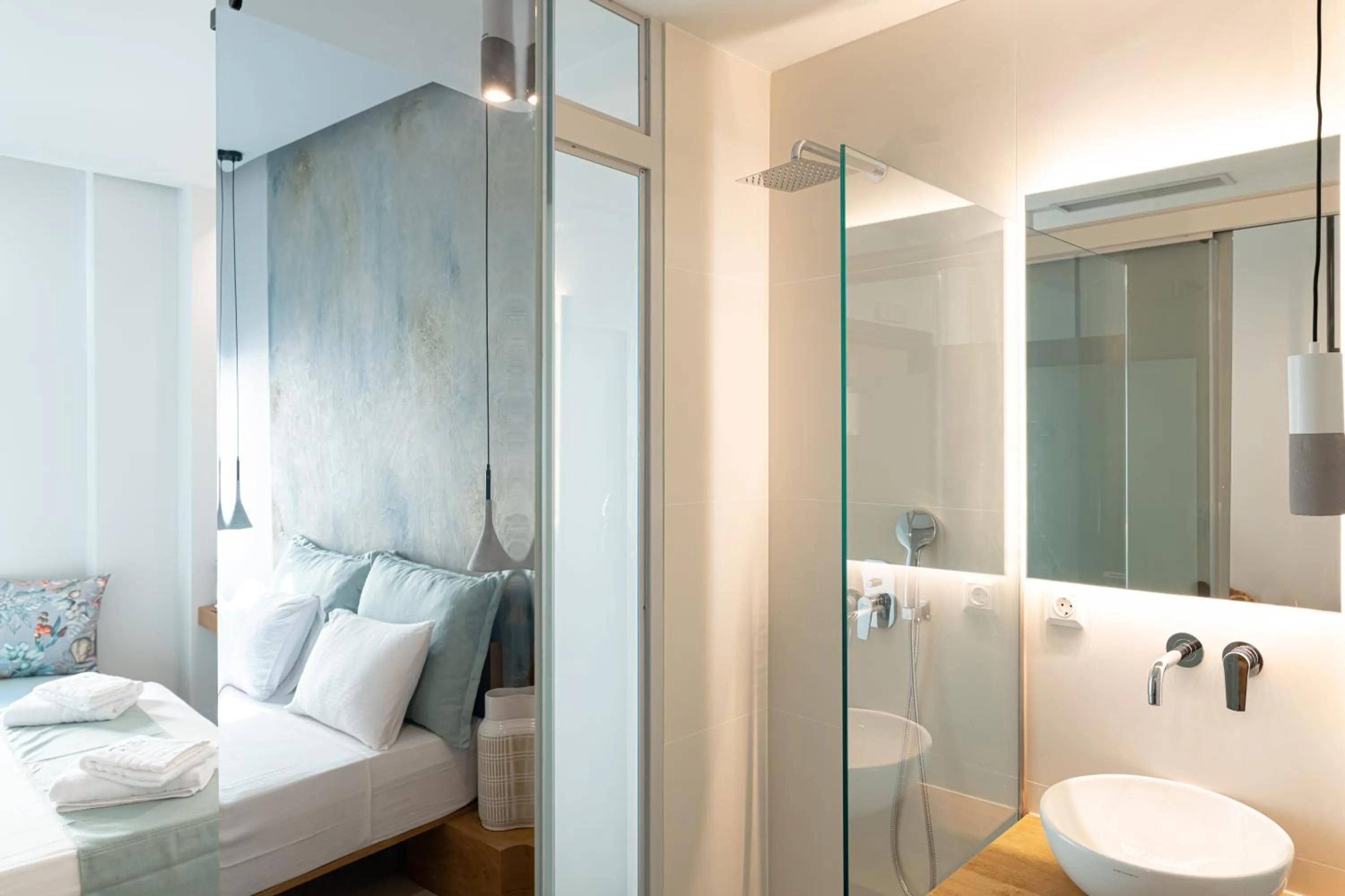 Shower in Ciel Suites Athens