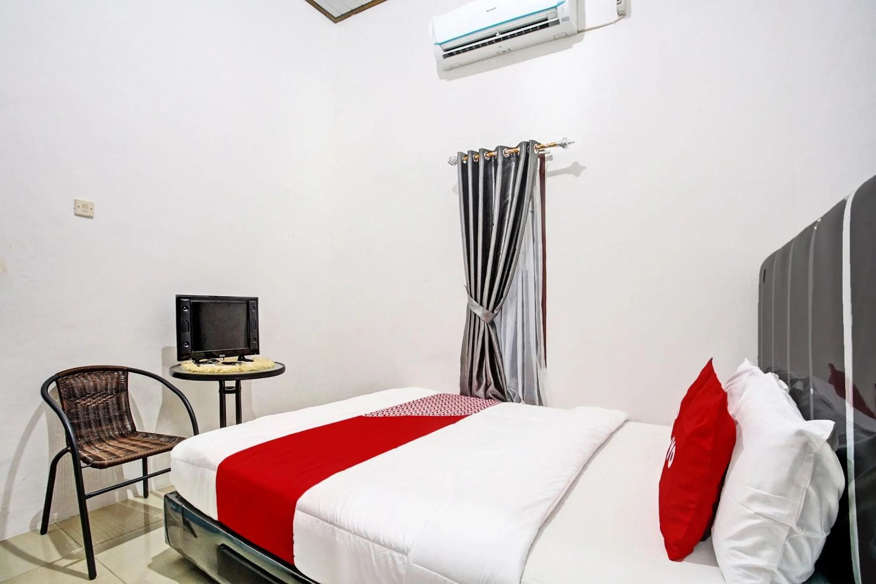 Bedroom, Bed in OYO LIFE 92034 Jay Homestay Syariah