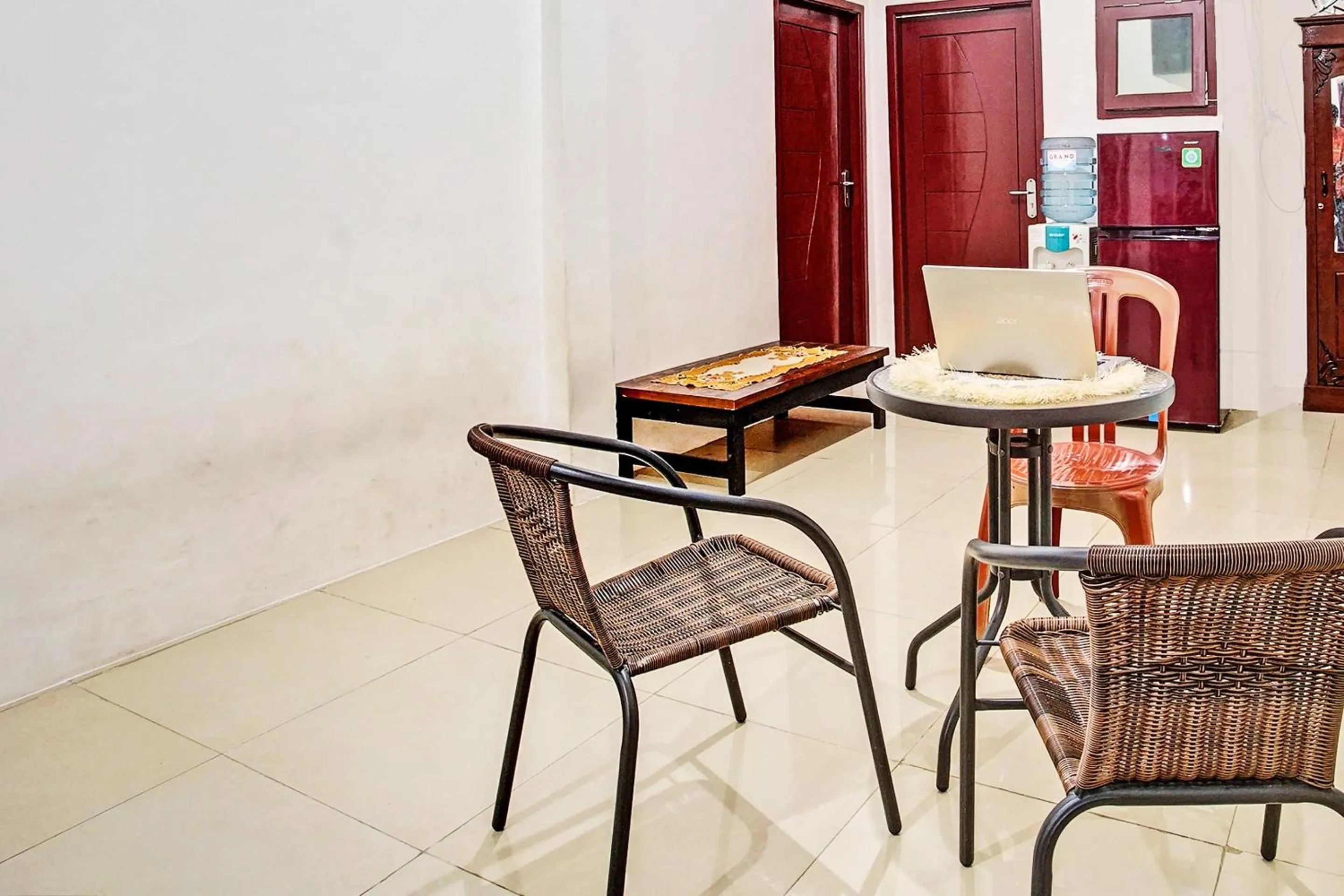 Lobby or reception in OYO LIFE 92034 Jay Homestay Syariah