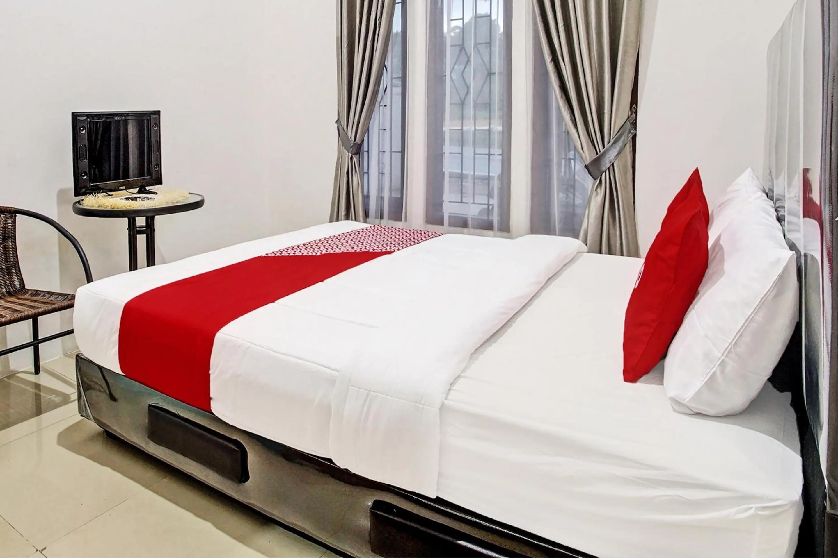 Bedroom, Bed in OYO LIFE 92034 Jay Homestay Syariah