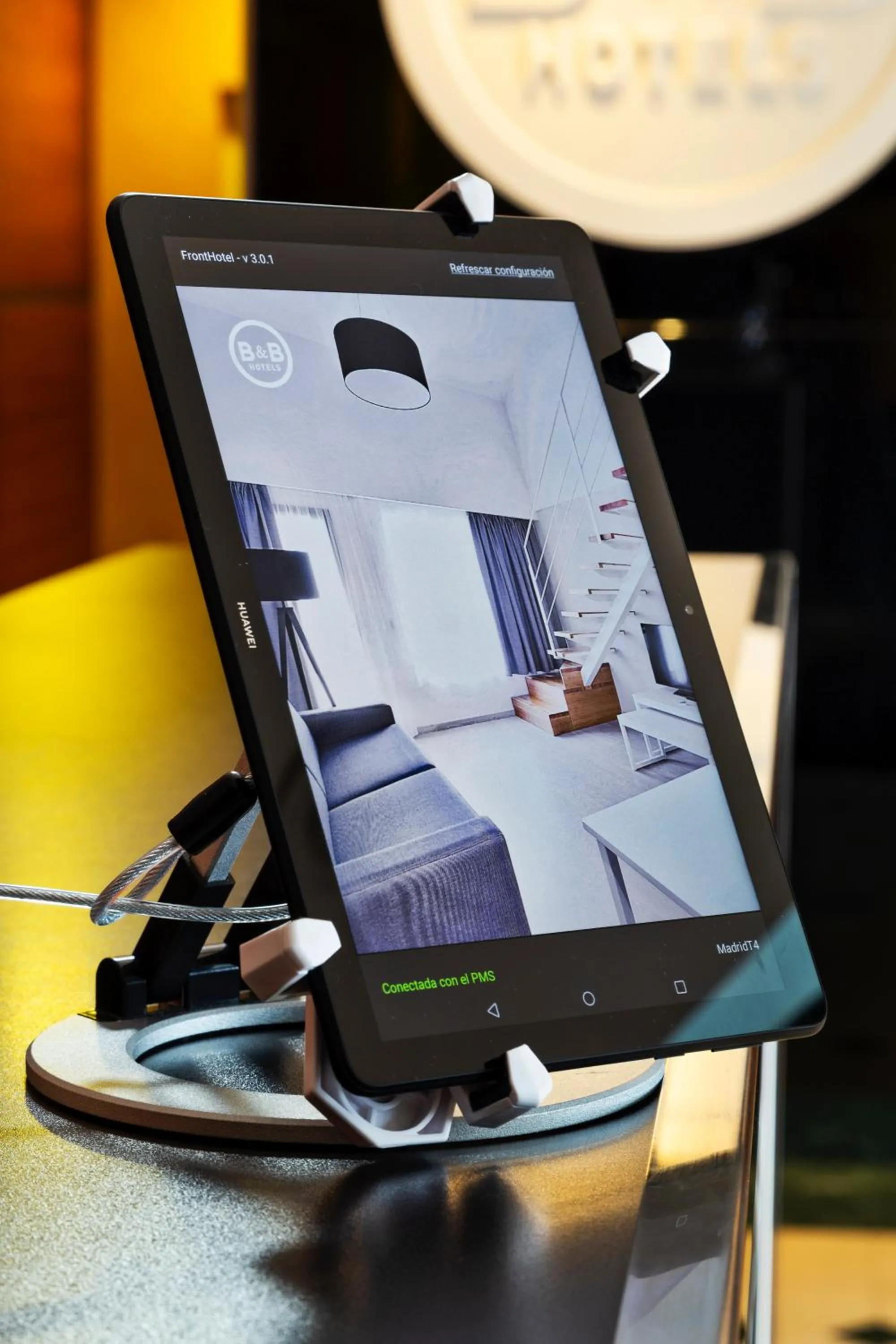 Lobby or reception in B&B HOTEL Madrid Aeropuerto T4