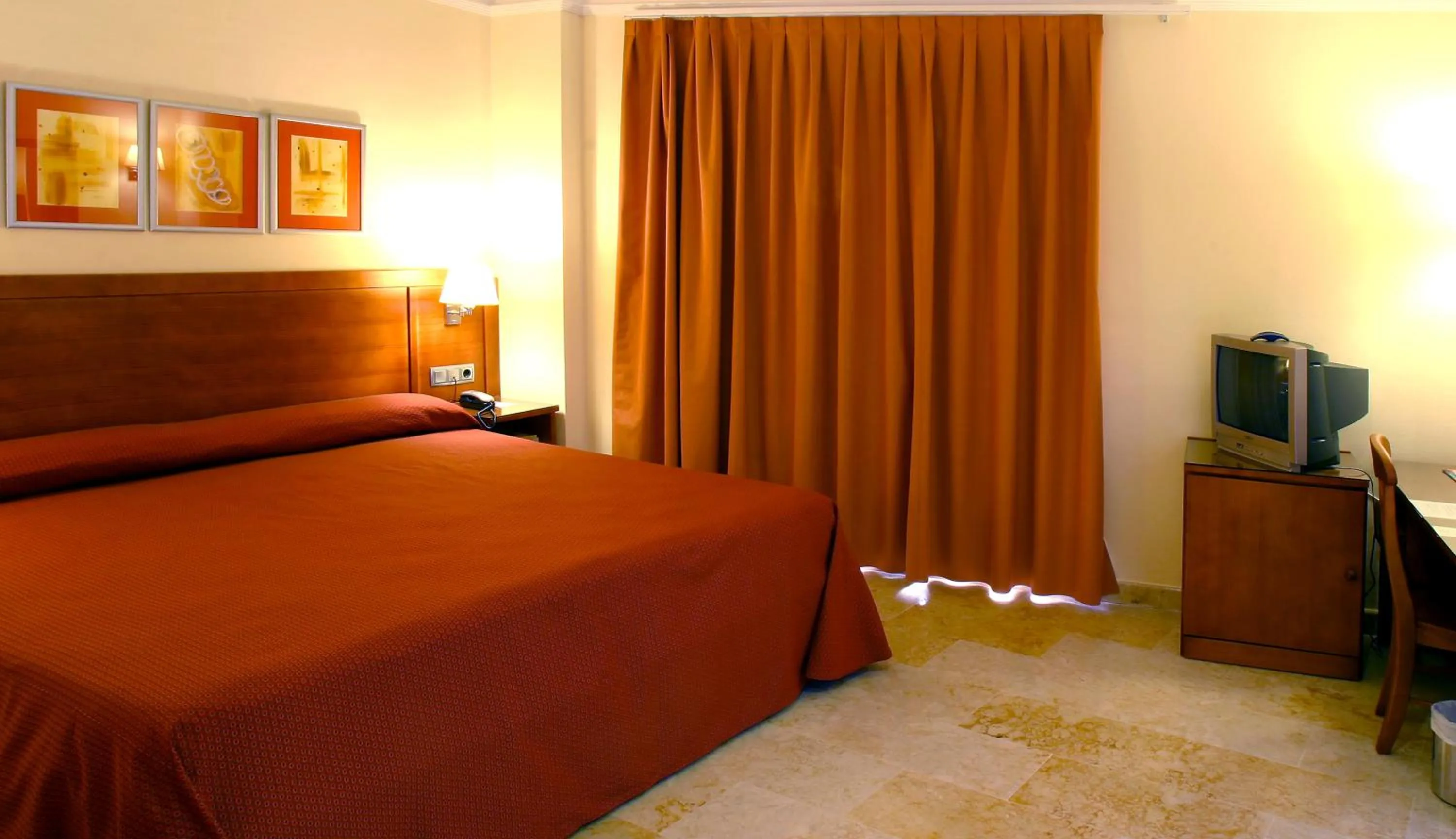 Photo of the whole room, Bed in Hotel Los Habaneros