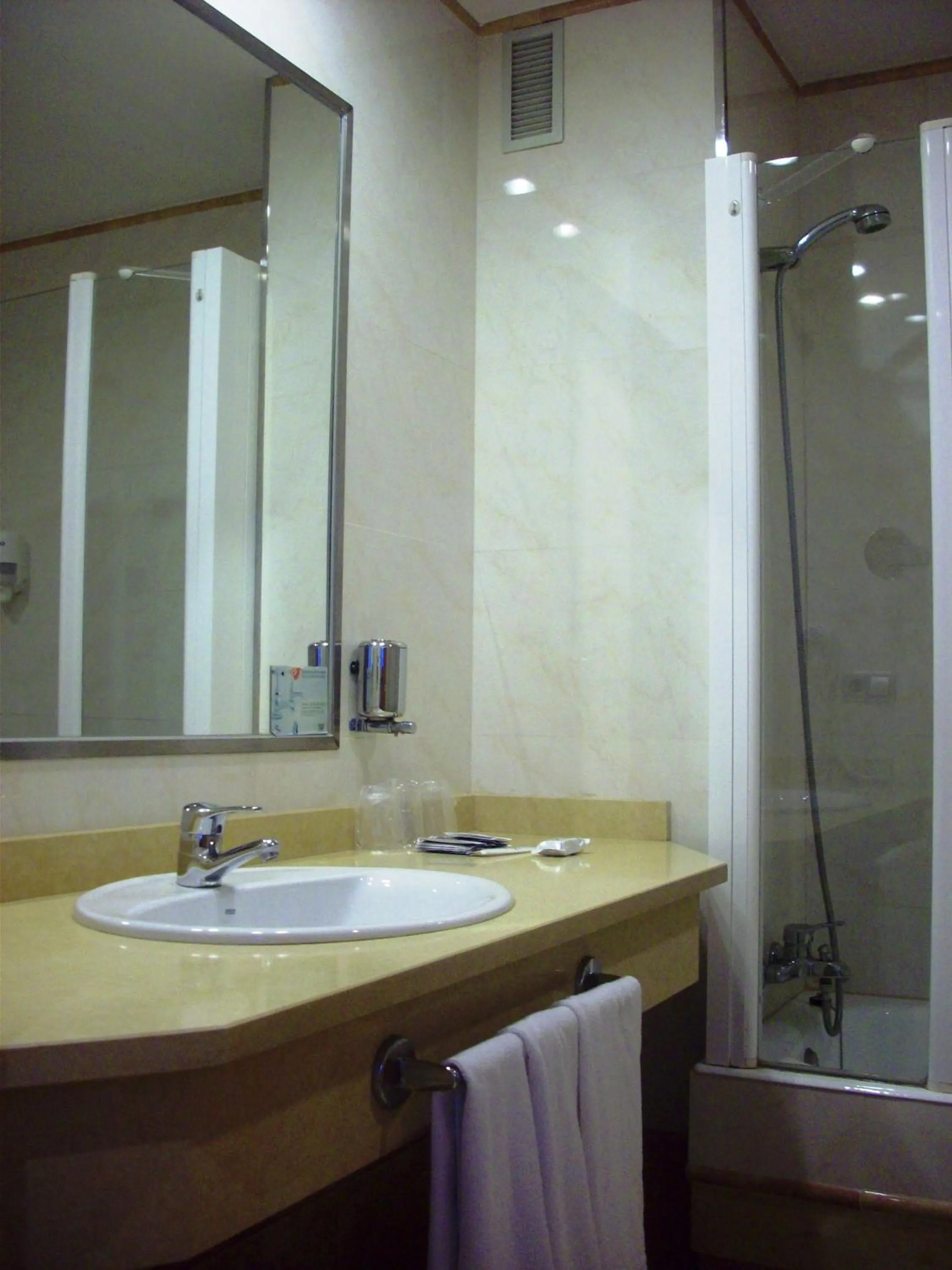 Bathroom in Hotel Los Habaneros