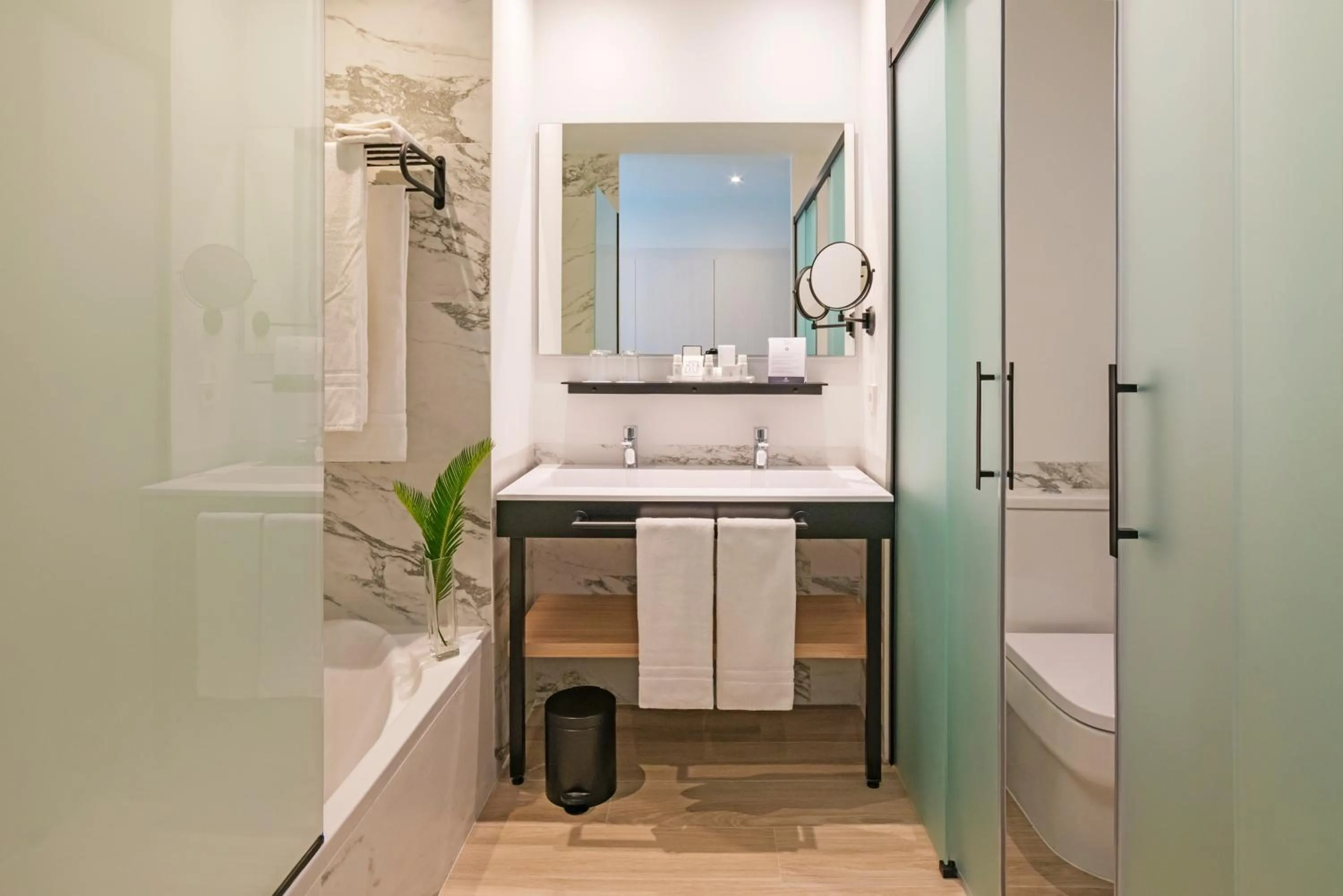 Shower in Cabogata Beach Hotel