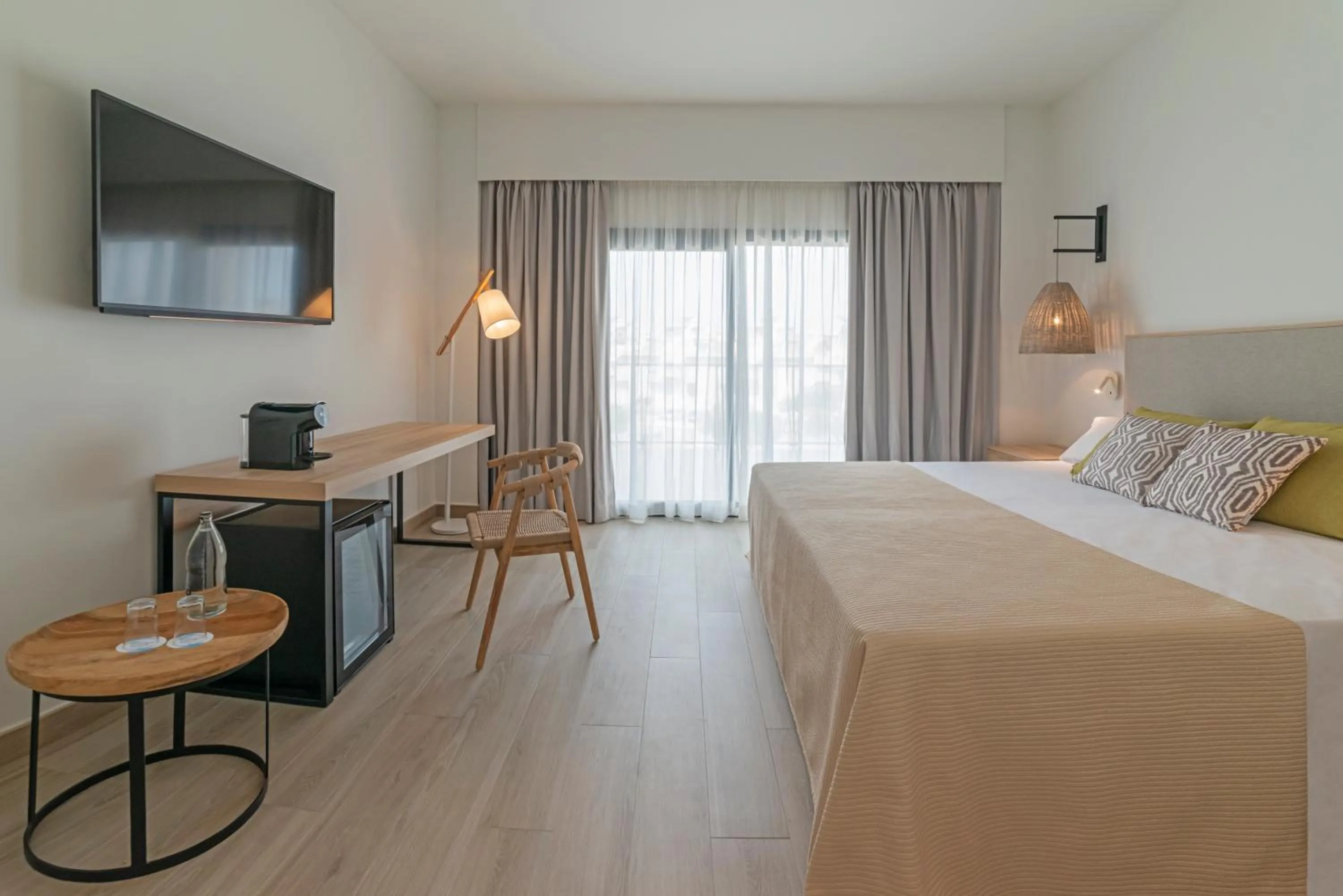 Bed in Cabogata Beach Hotel