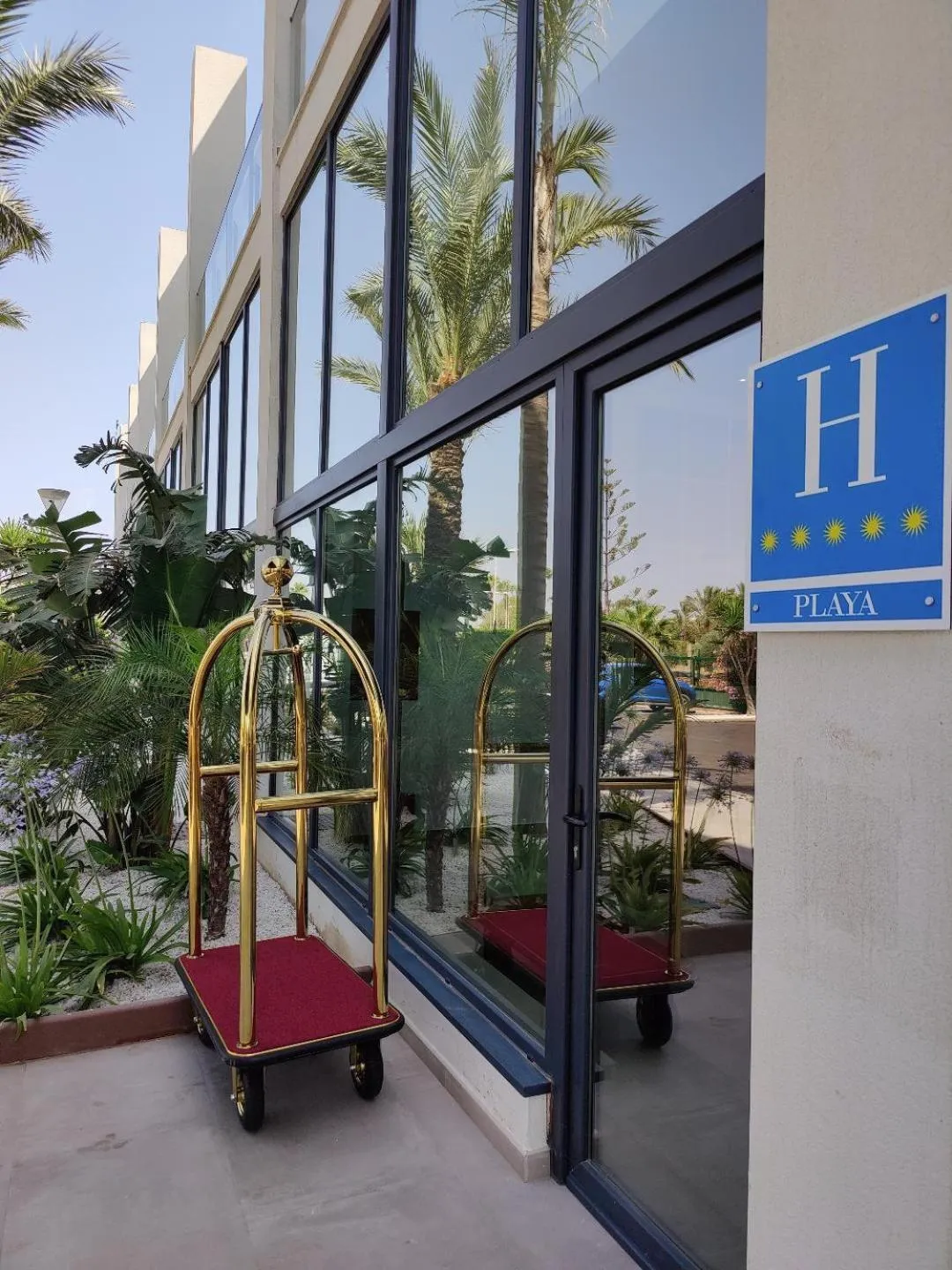 Facade/entrance in Cabogata Beach Hotel