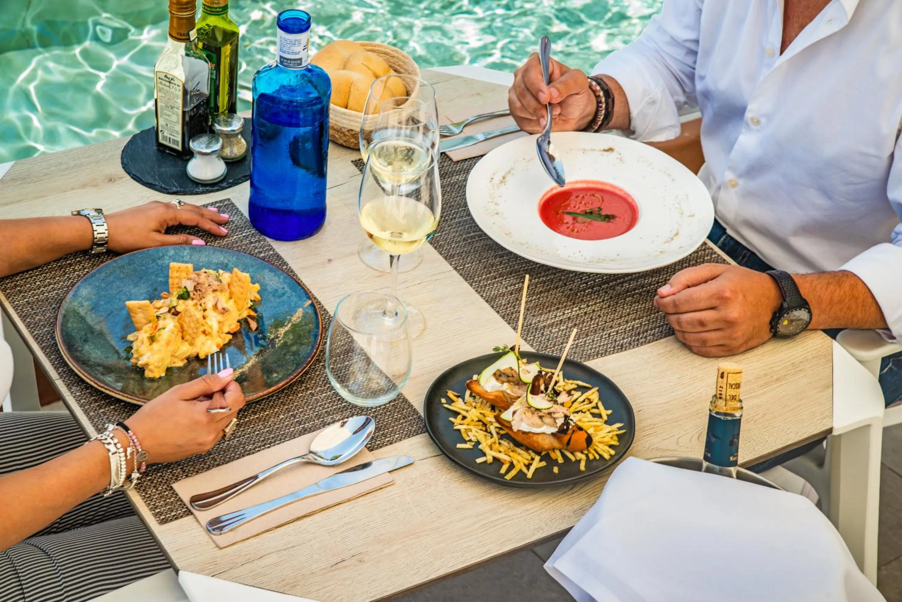 Restaurant/places to eat in Cabogata Beach Hotel