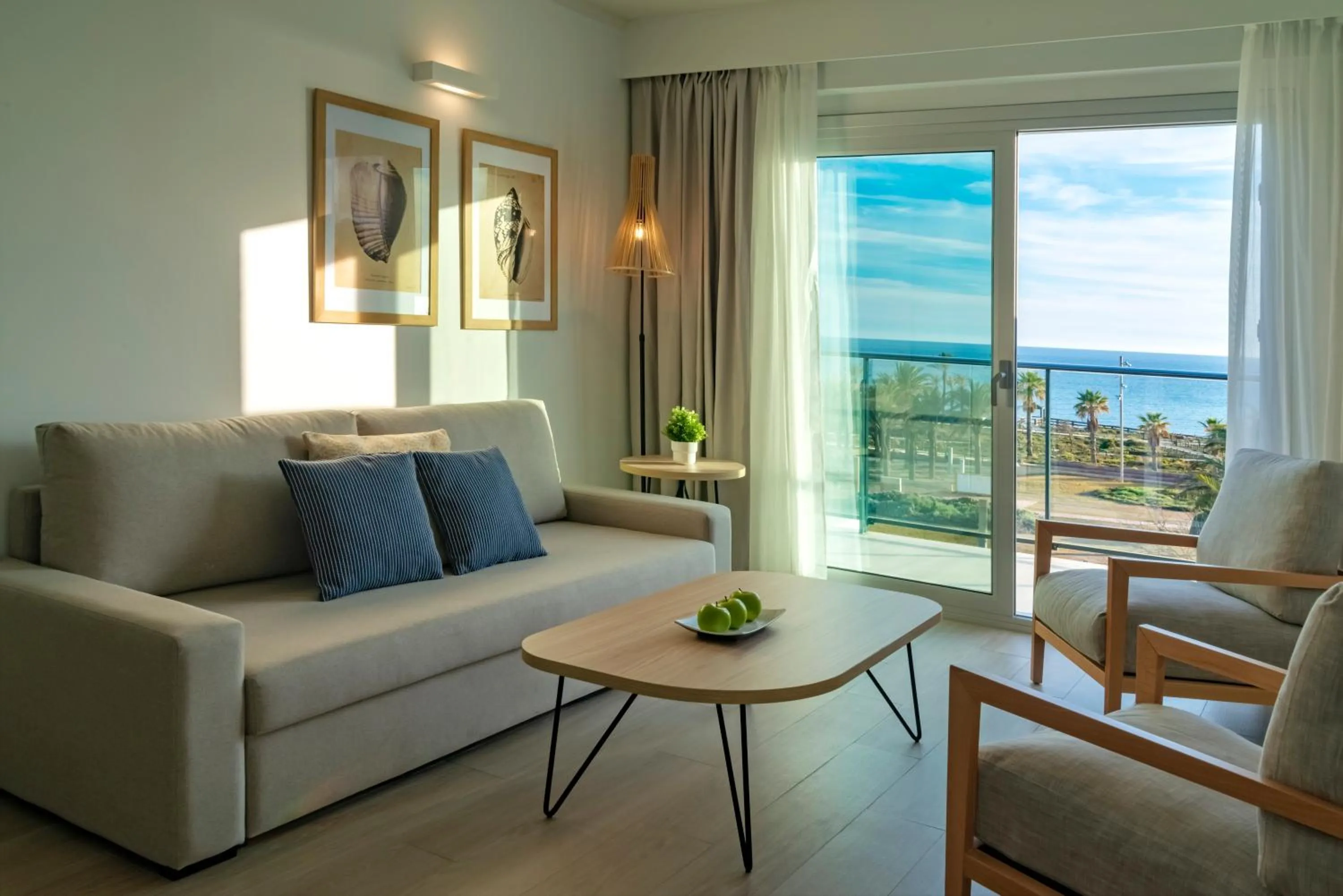 Living room in Hotel Cabogata Jardín