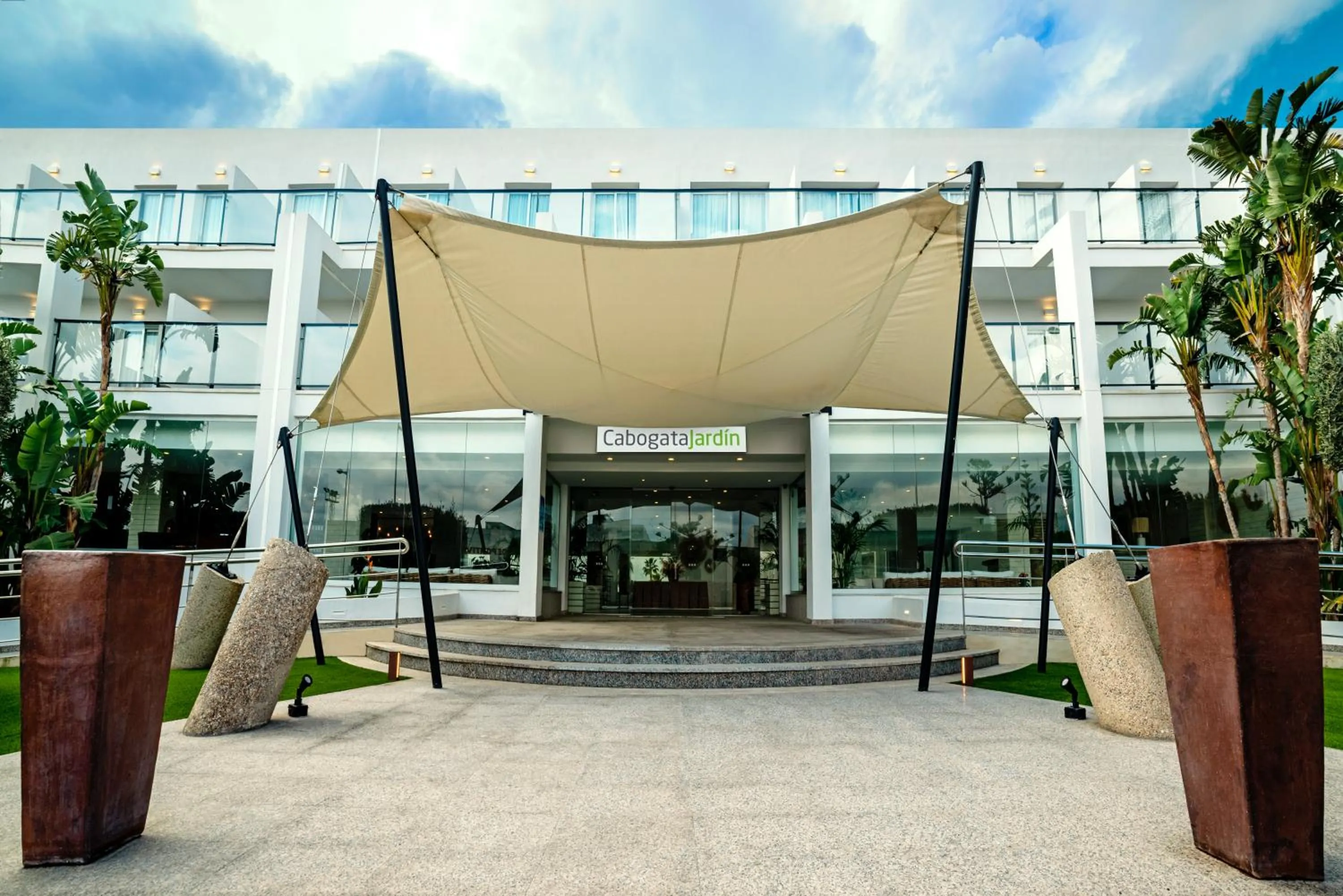 Facade/entrance in Hotel Cabogata Jardín