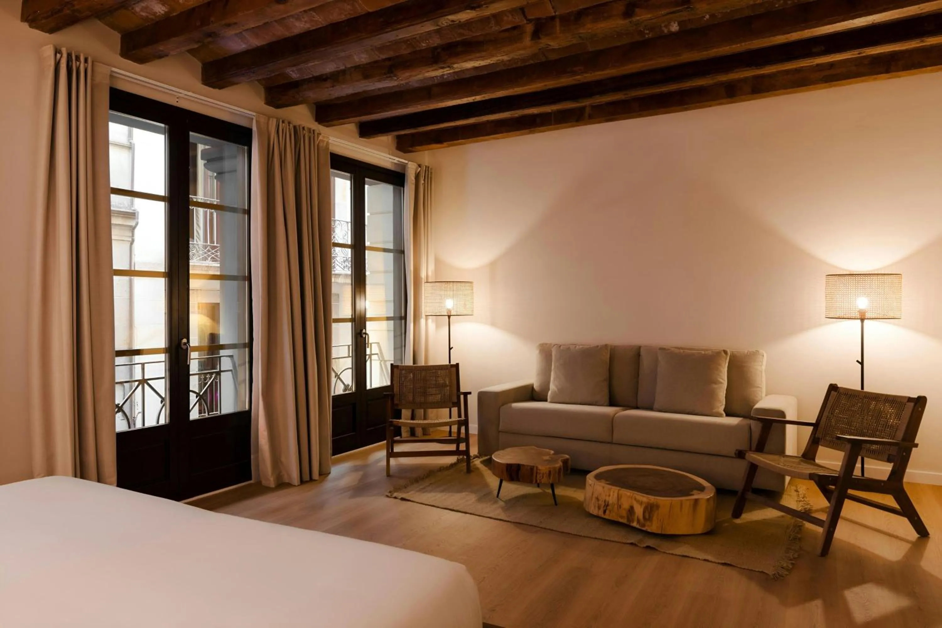 Bedroom, Bed in Los Arcos Hotel Gothic Quarter, Sonder by Marriott Bonvoy