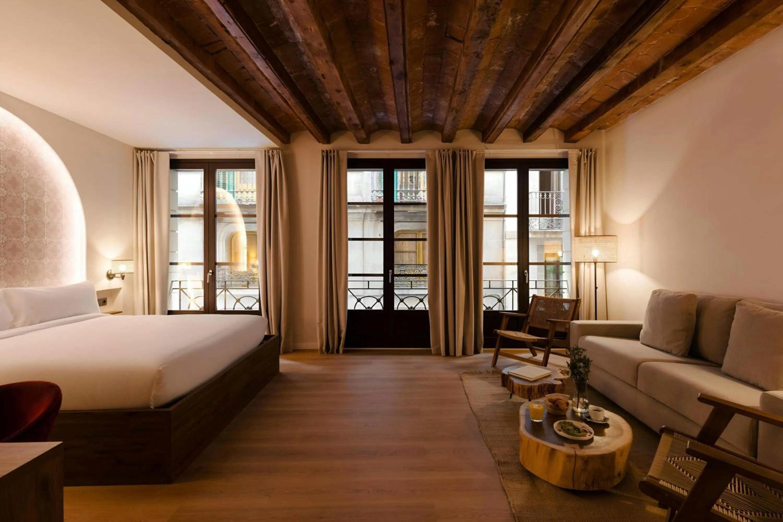 Bedroom, Bed in Los Arcos Hotel Gothic Quarter, Sonder by Marriott Bonvoy