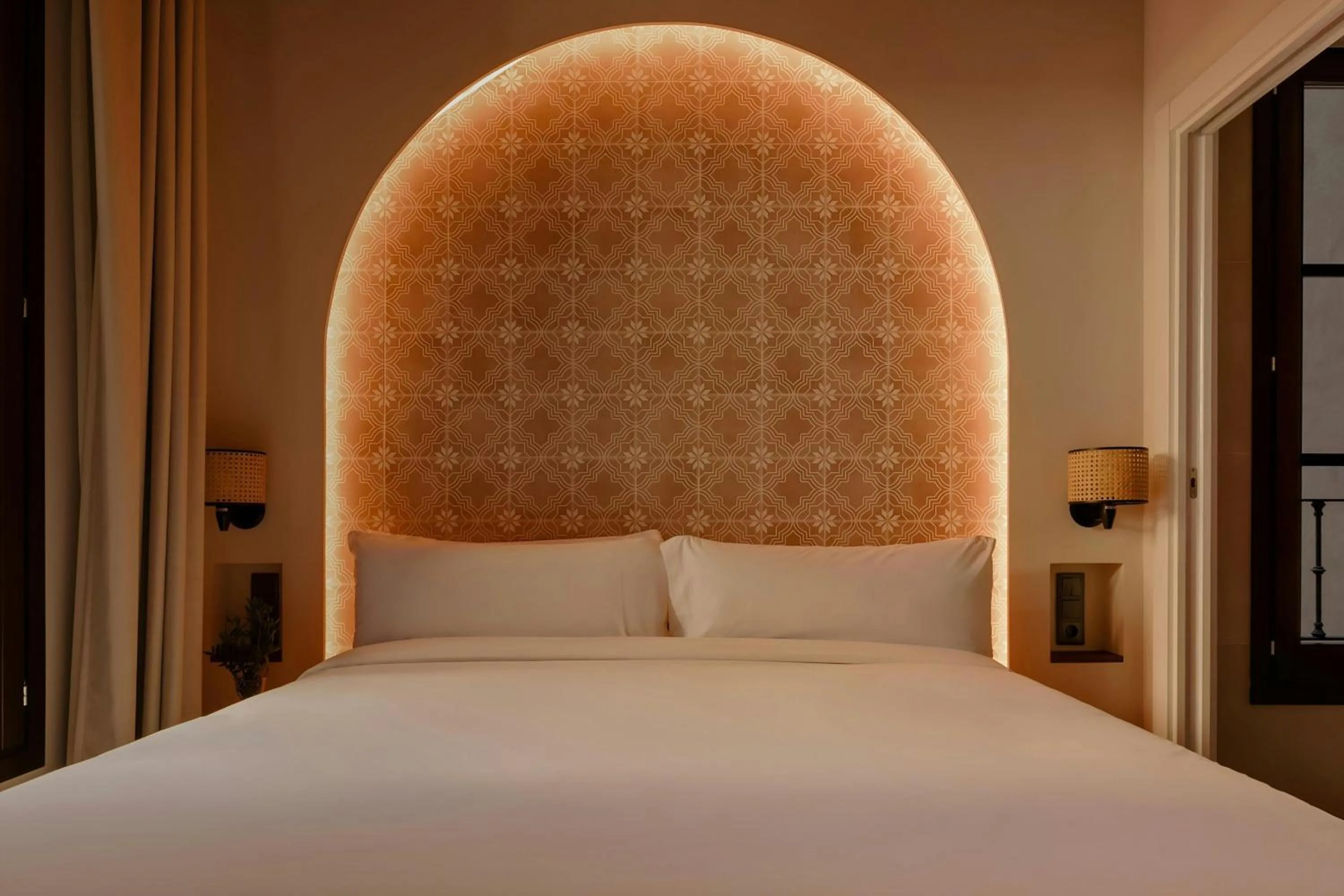 Photo of the whole room, Bed in Los Arcos Hotel Gothic Quarter, Sonder by Marriott Bonvoy