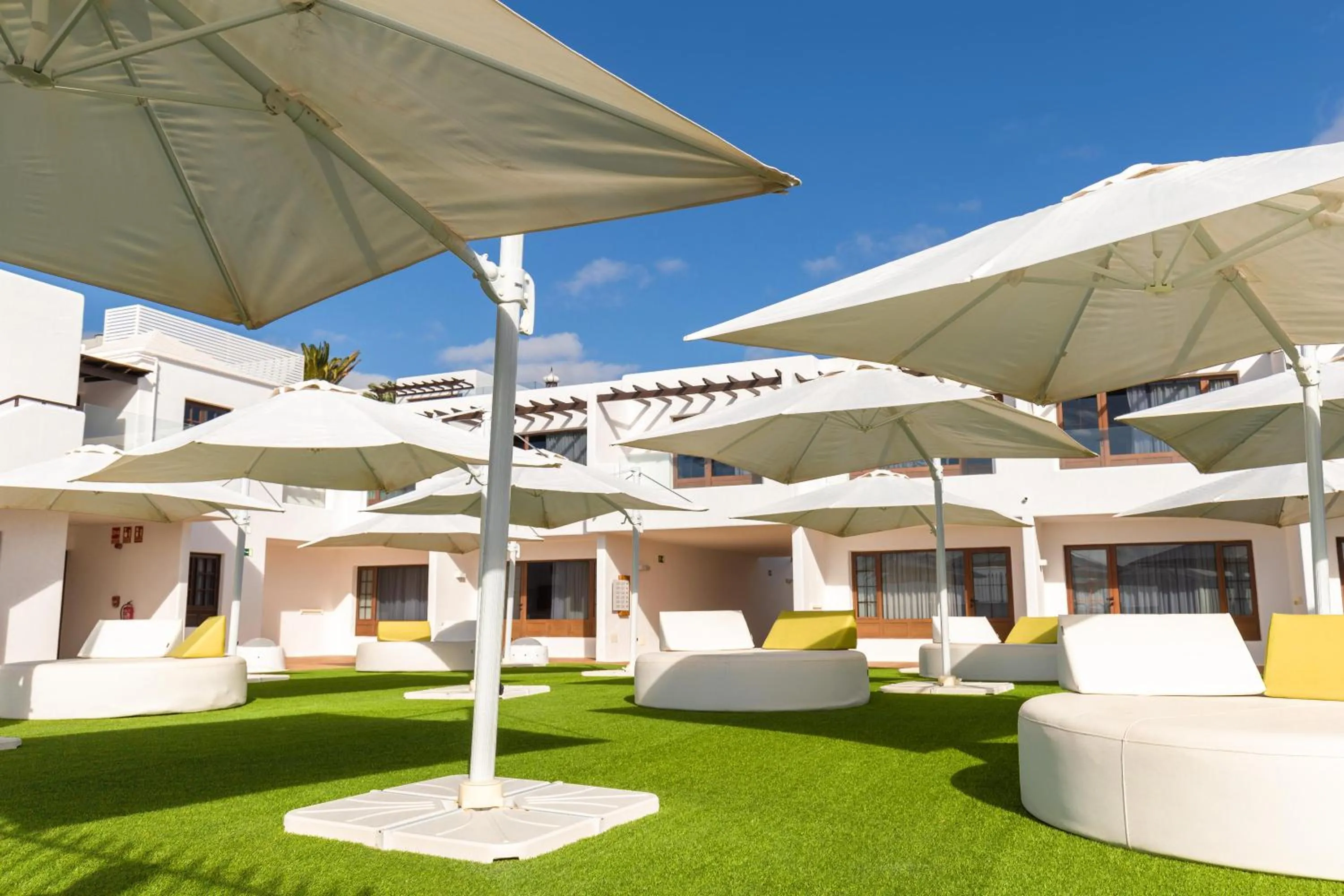 Garden in R2 Bahia Kontiki